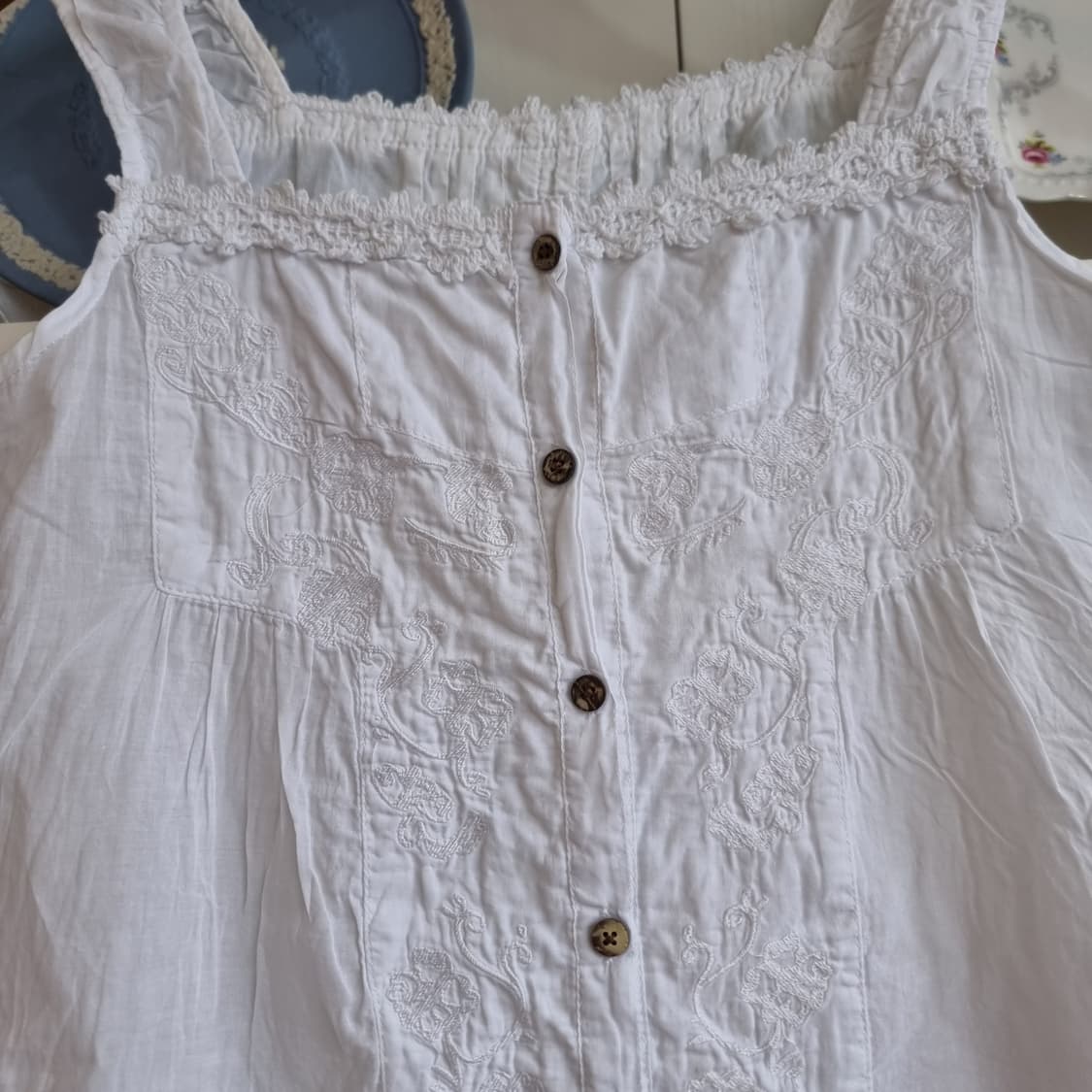 코튼레이스 나시 블라우스 화이트 상품이미지3