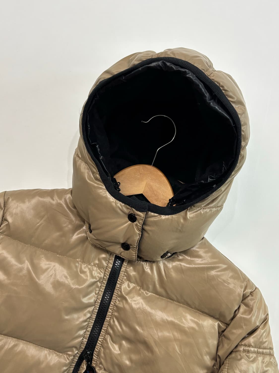 Moncler 몽클레어 베이지컬러 덕다운 패딩 자켓 상품이미지7