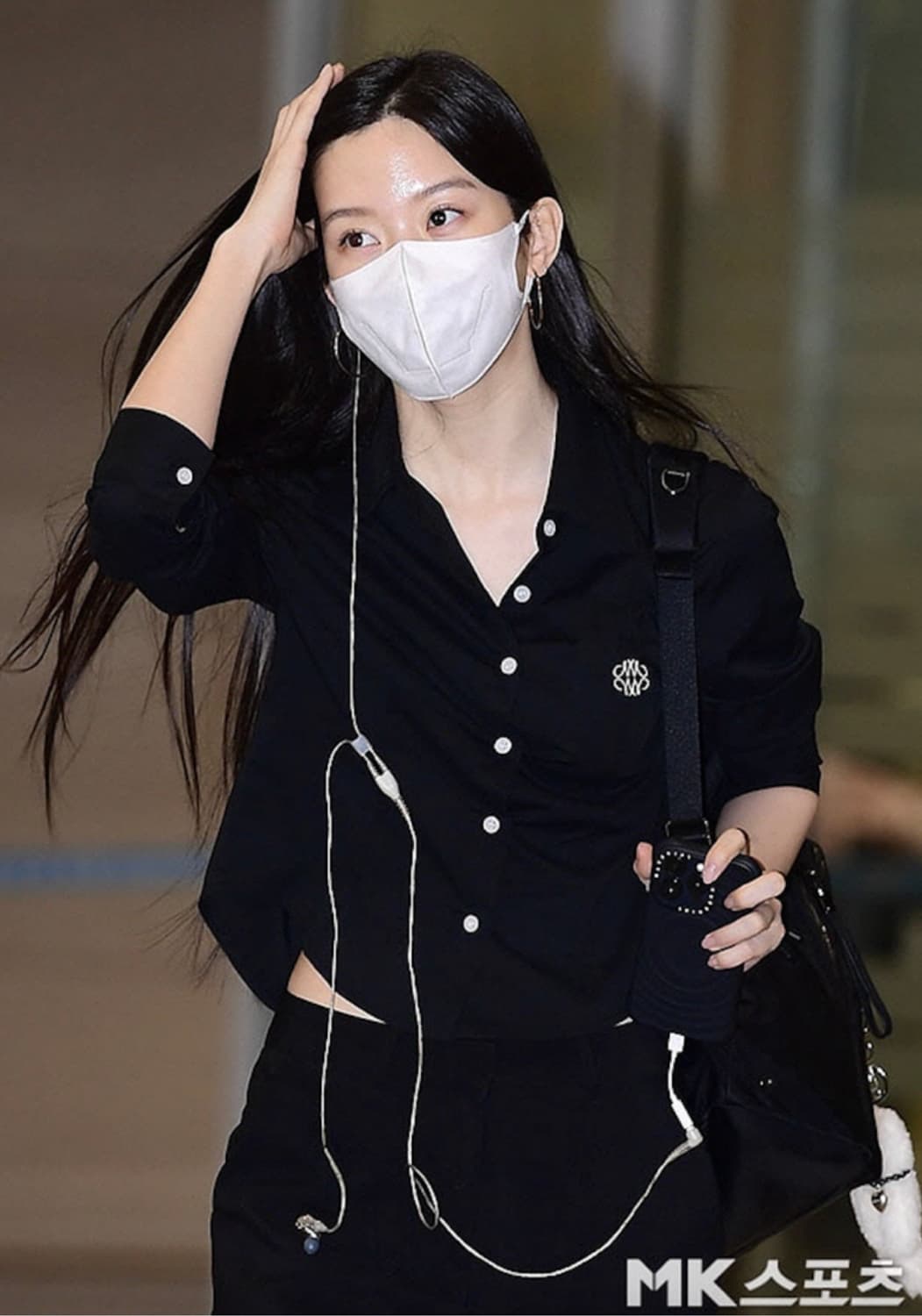 문가영 닉앤니콜 미니멀 핀턱 프리 셔츠 상품이미지2