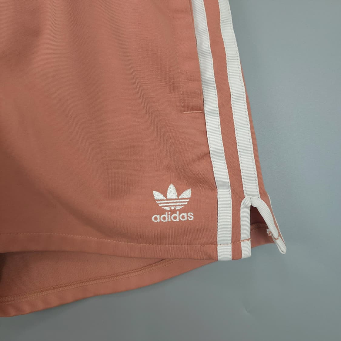  여성 아디다스 adidas 클래식 3선 트레포일 반바지 S 상품이미지3