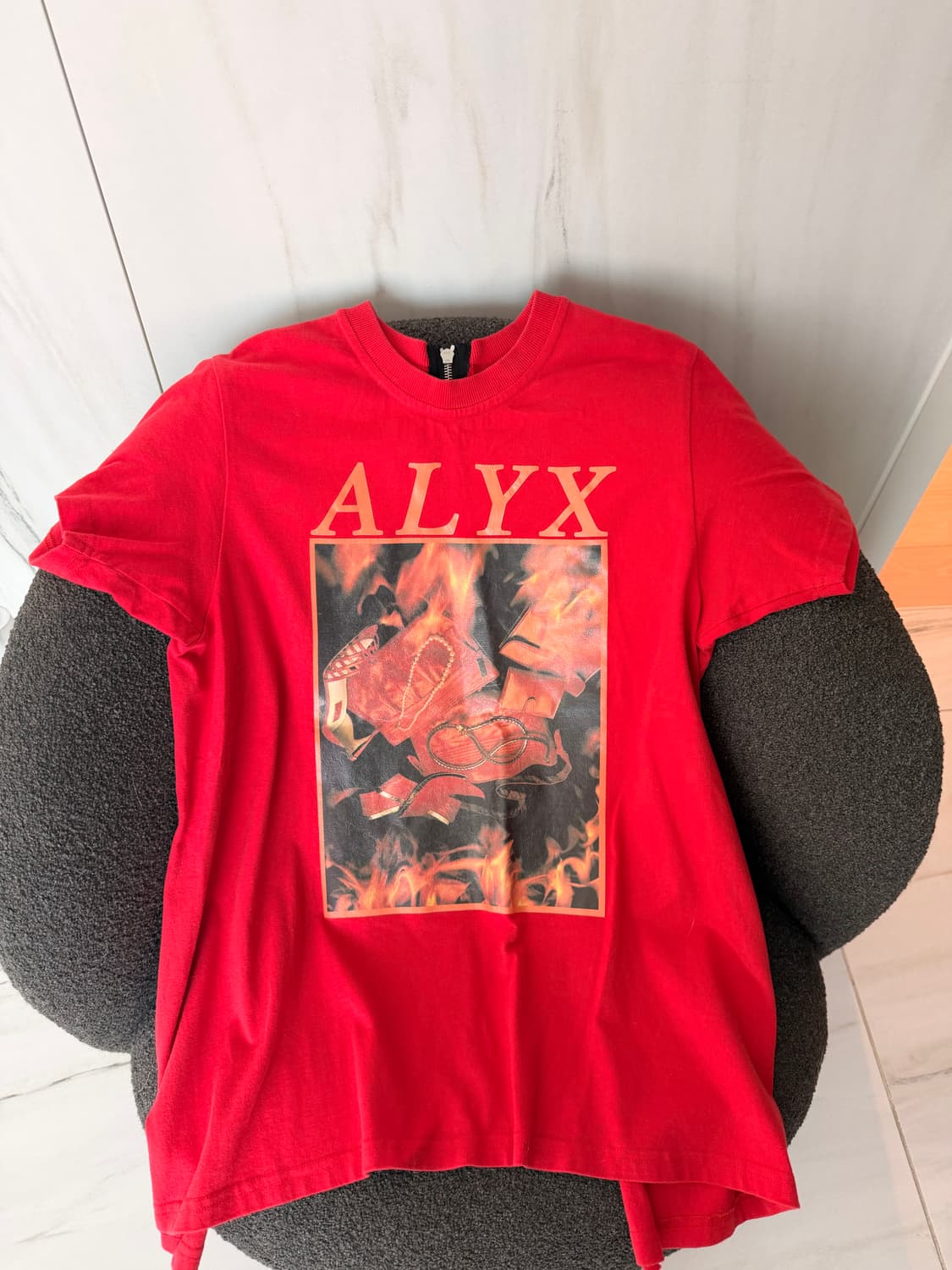 ALYX 레드 오픈백 반팔티 상품이미지1