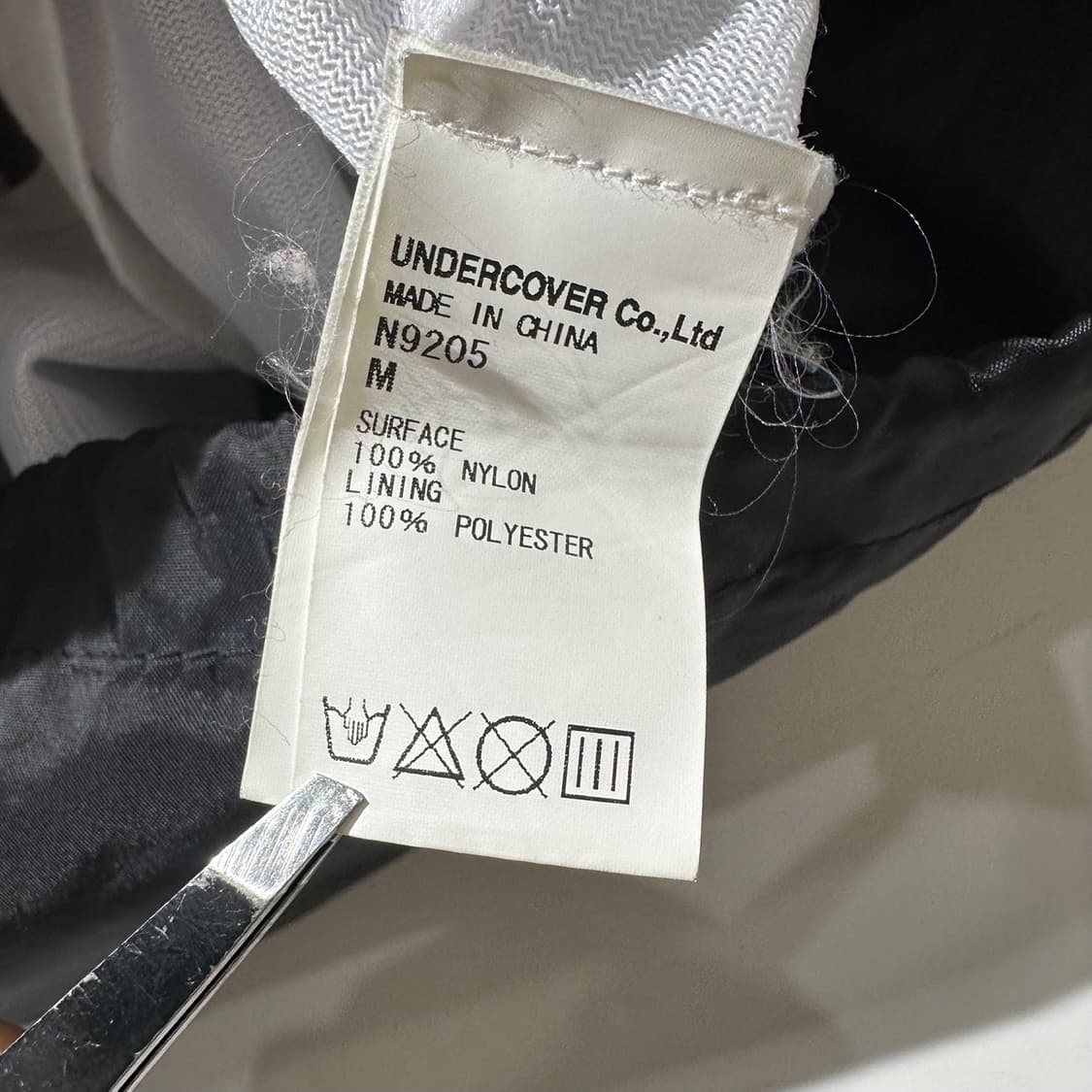 언더커버 백로고 코치 자켓 블랙 상품이미지7