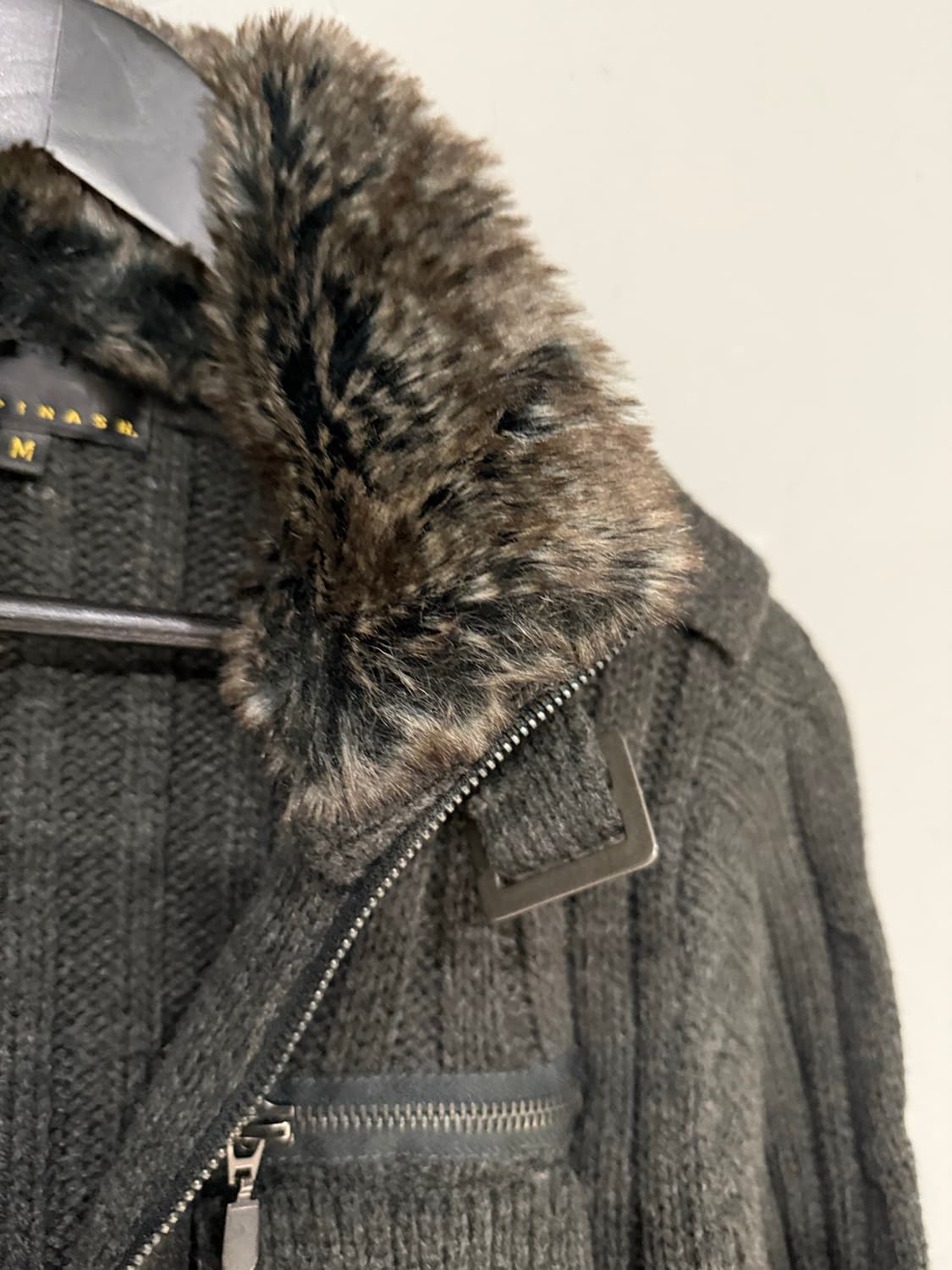 multi pocket neck buckle knit zip-up 상품이미지7