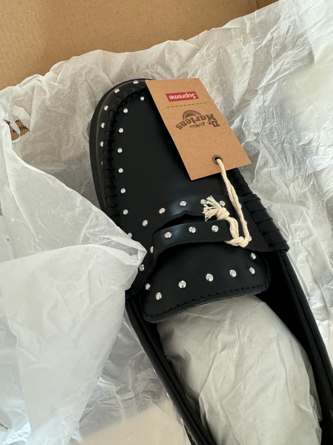 uk7(260) 슈프림 닥터마틴 스터드 펜톤 로퍼 블랙 상품이미지2