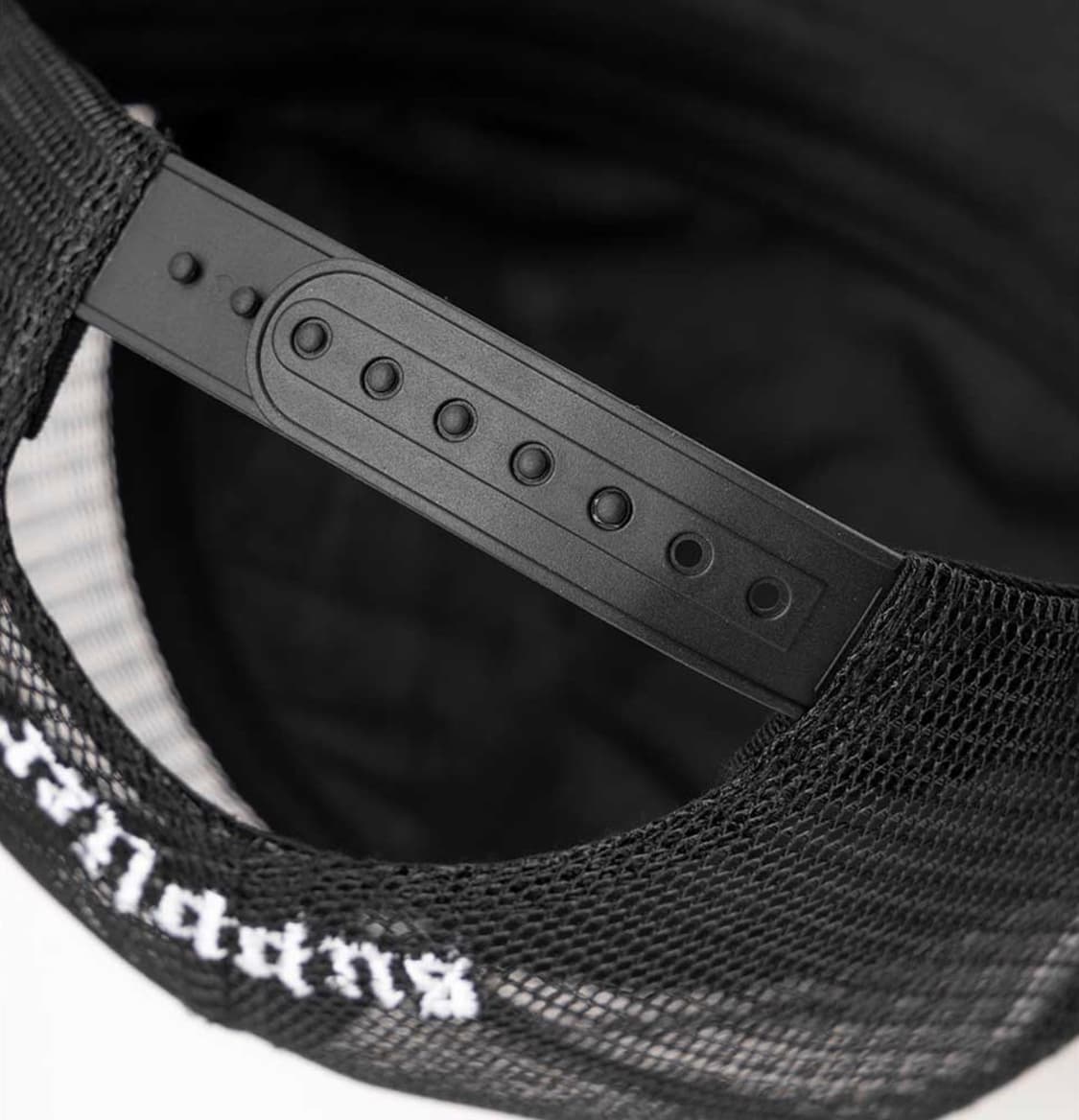 Supplier 서플라이어 십자가 레더 패치 메쉬 스냅백 모자 상품이미지8
