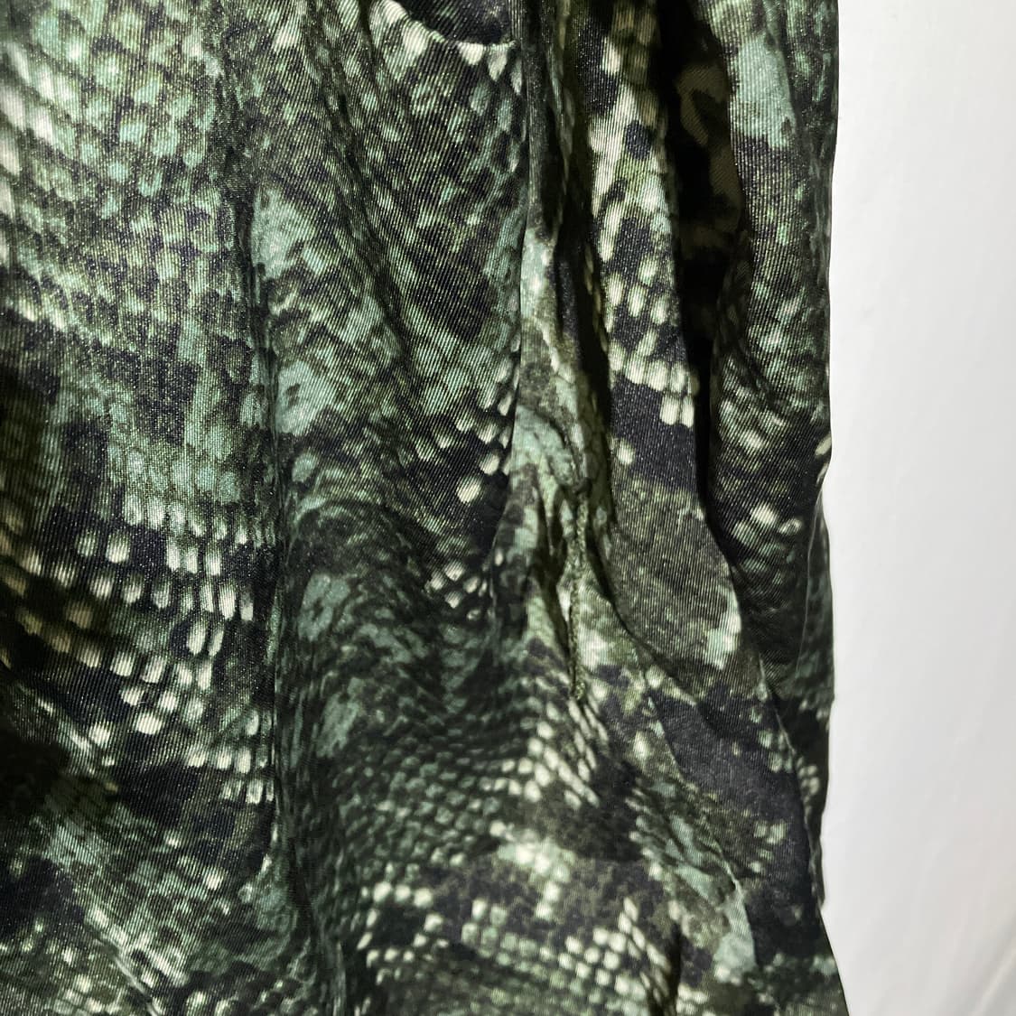 L-XL)H&M 여성 오버핏 뱀피 패턴 셔츠 상품이미지4
