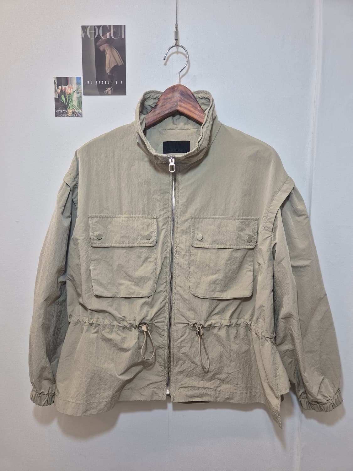 voive  of  voices  가볍고 시원한 소재로 제작된 바람막이  상품이미지1