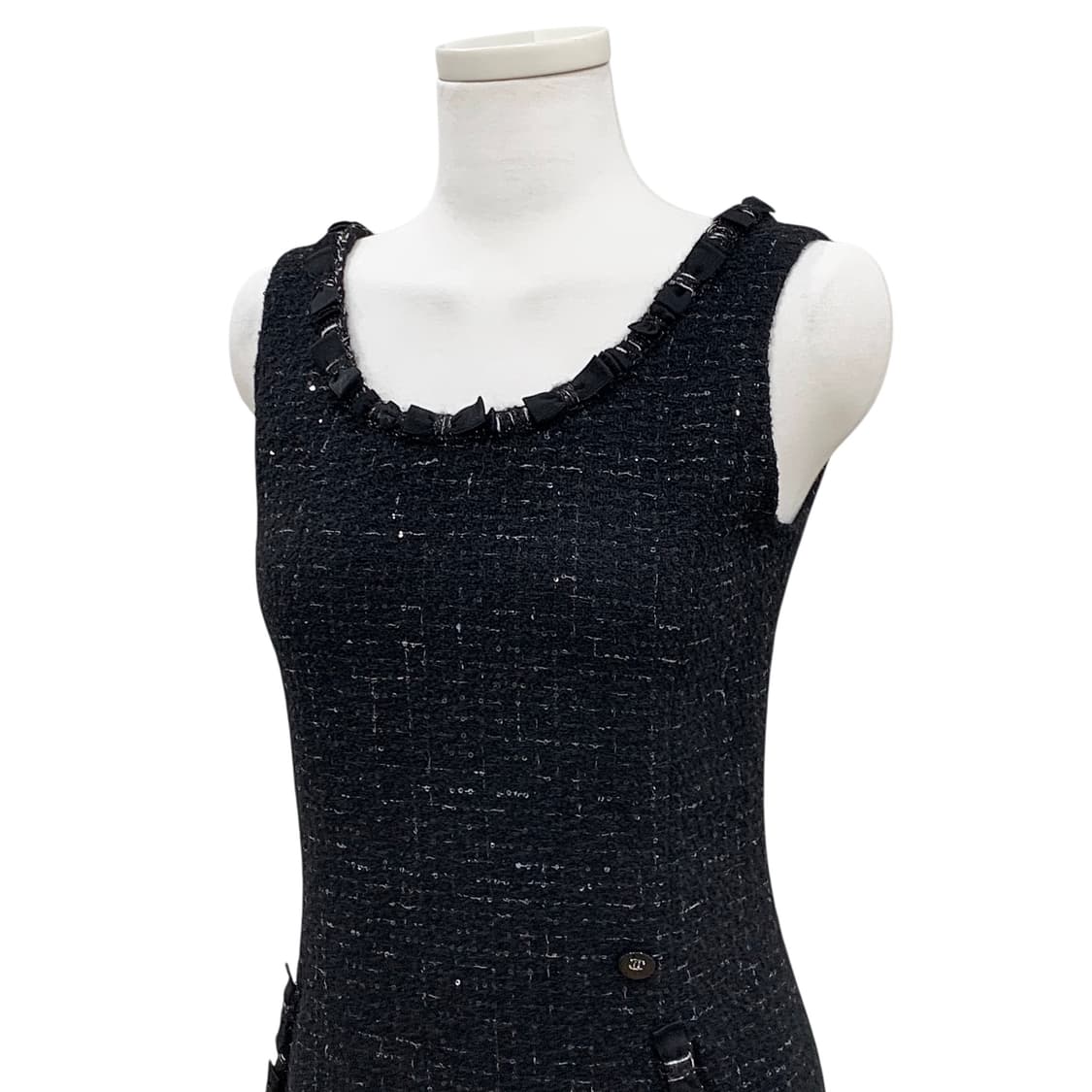샤넬 24SS 스팽글 트위드 민소매 원피스 상품이미지5