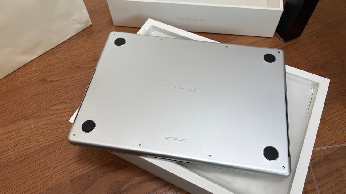 맥북프로 m3pro 14인치 18gb/512gb SSD 실버 상품이미지4