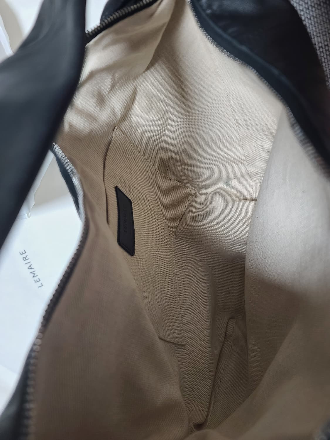 르메르 포춘백 크루아상 블랙 라지 포춘숄더백 소프트 나파 레더 상품이미지4