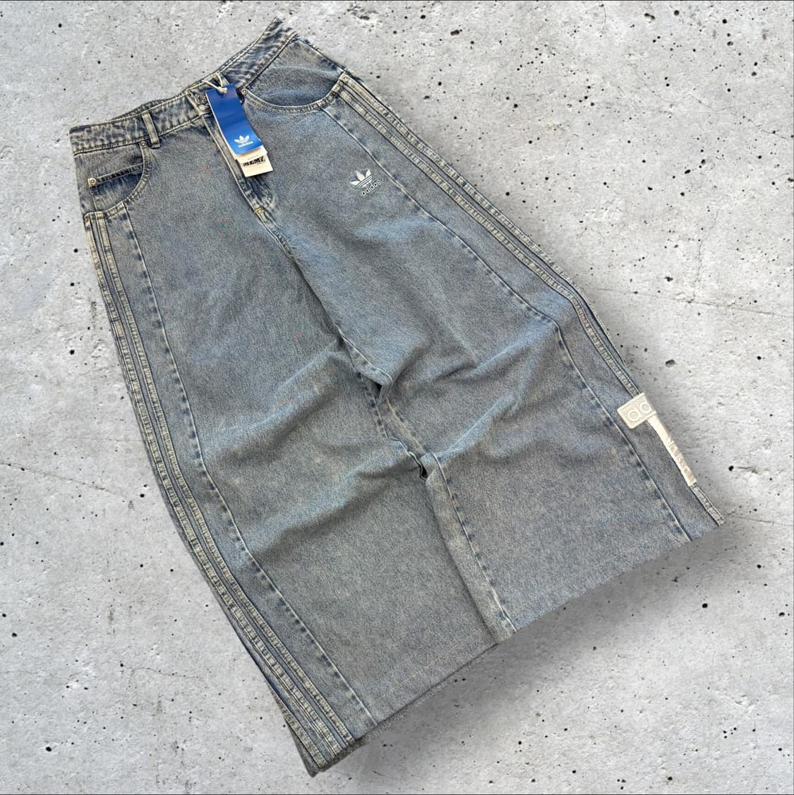 [28] 아디다스 우먼 아디브레이크 데님 와이드 팬츠 D330 상품이미지1