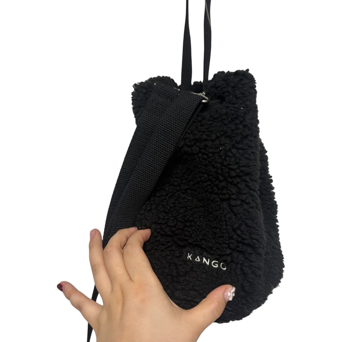 캉골 블랙 뽀글이 복조리백 미니 크로스백 상품이미지4