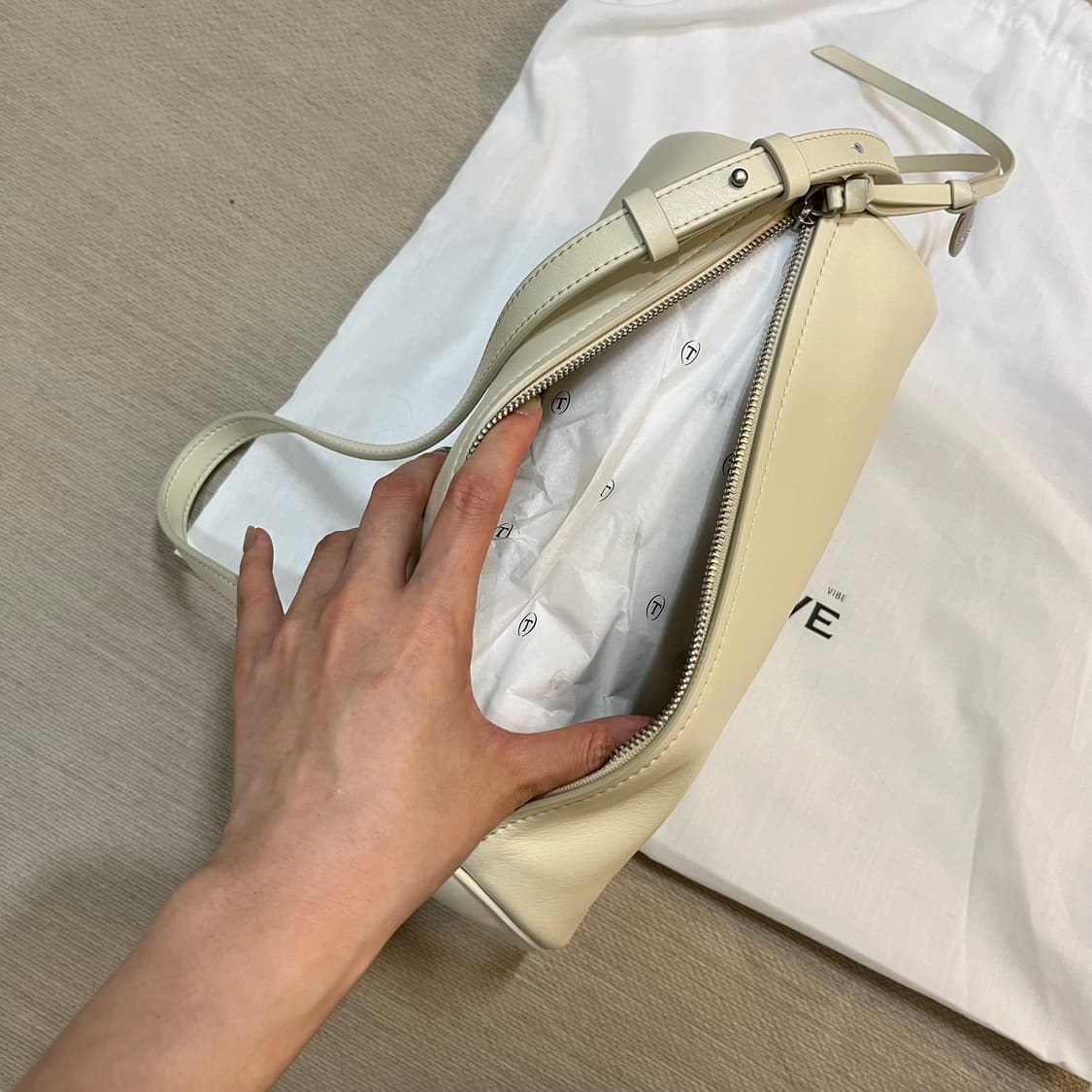 테누브 탐부백 아이보리 상품이미지9