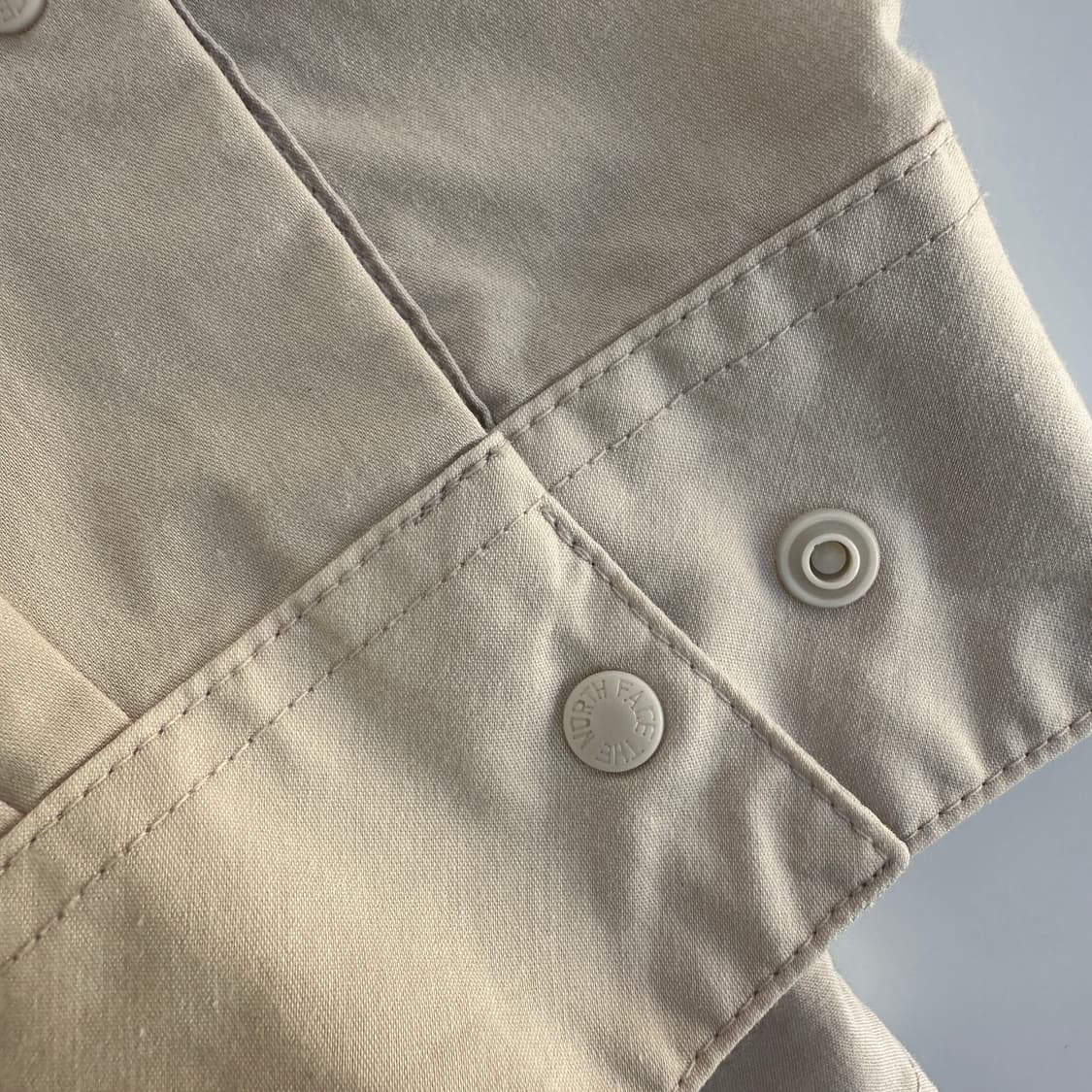 노스페이스 브라운베이지 나나미키 로고 버튼 셔츠 상품이미지5