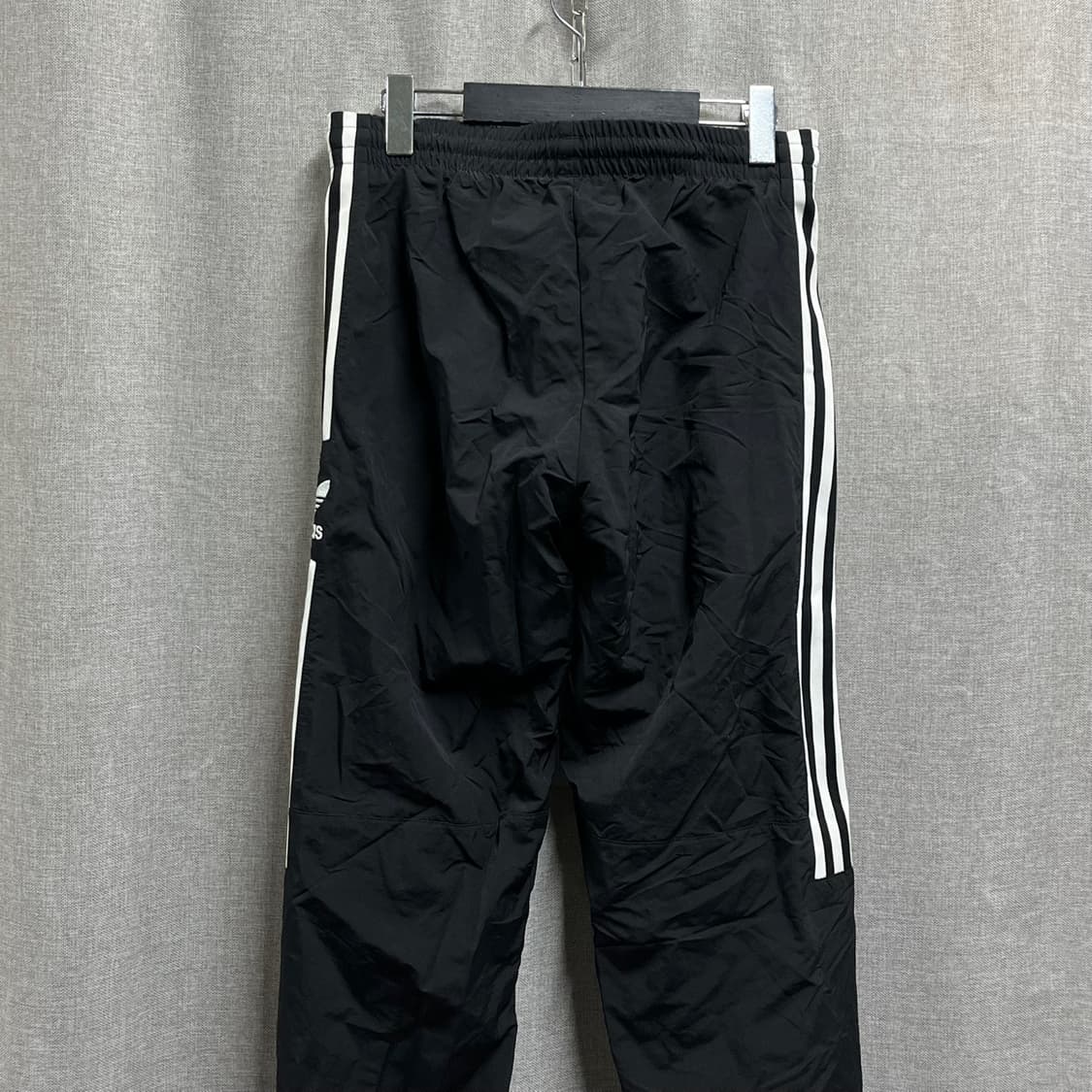 [M] ADIDAS 아디다스 오리지널스 삼선 나일론 트랙 조거팬츠 상품이미지5