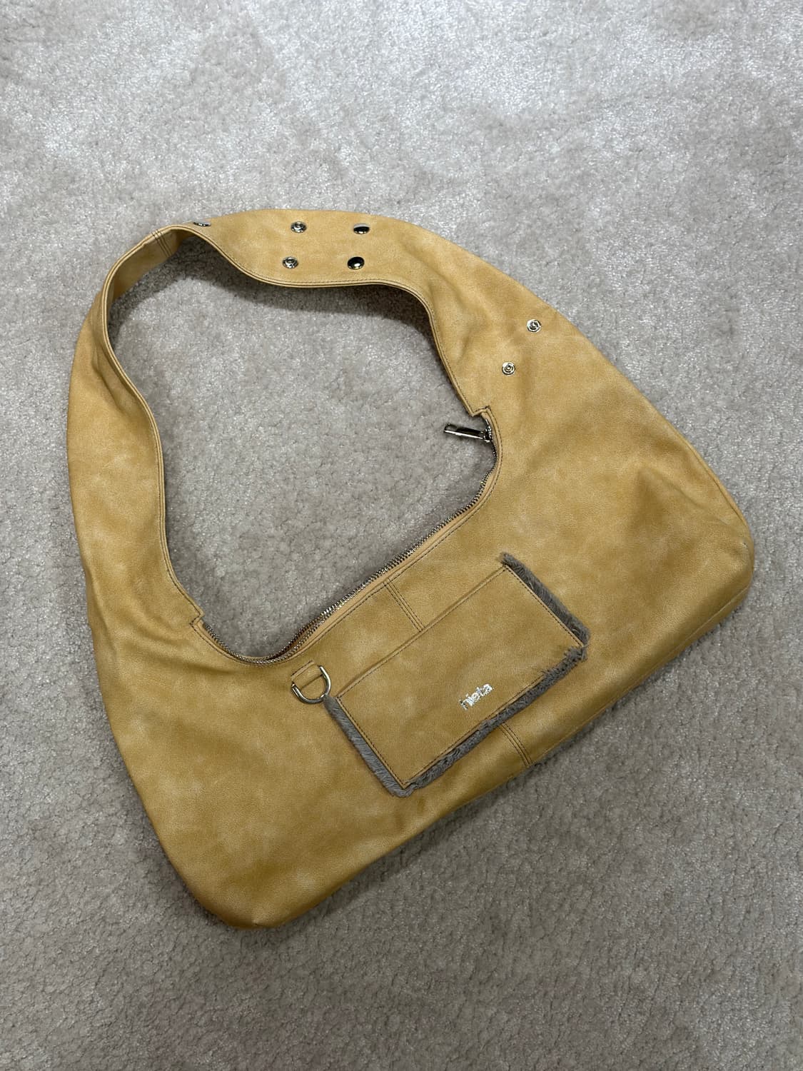 히에타 스웨이드 숄더백 상품이미지1