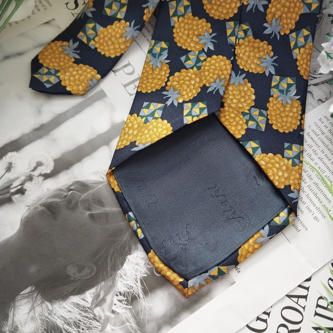 필아필 실크 네이비&옐로우 파인애플 넥타이 9.5cm A+등급 K1350 상품이미지6