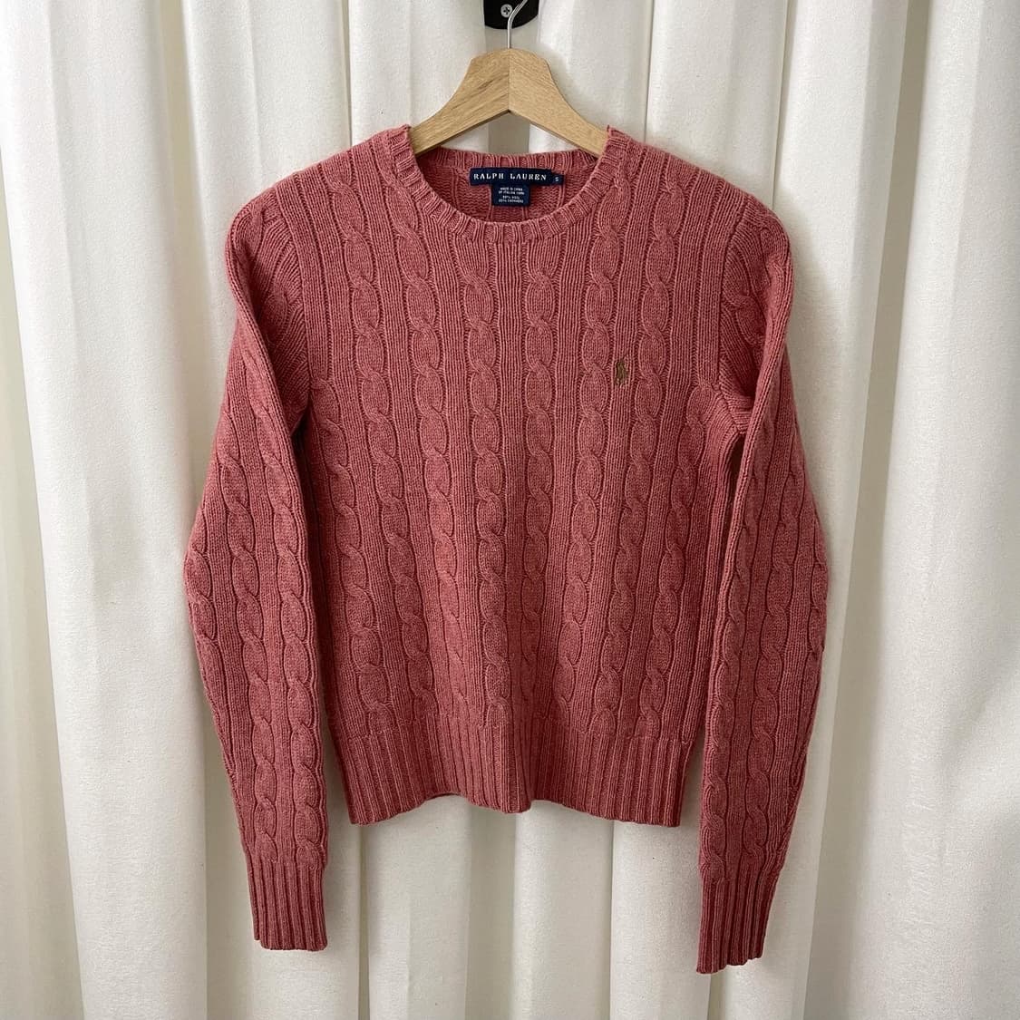 폴로 인디핑크 꽈배기 라운드 니트 상품이미지2