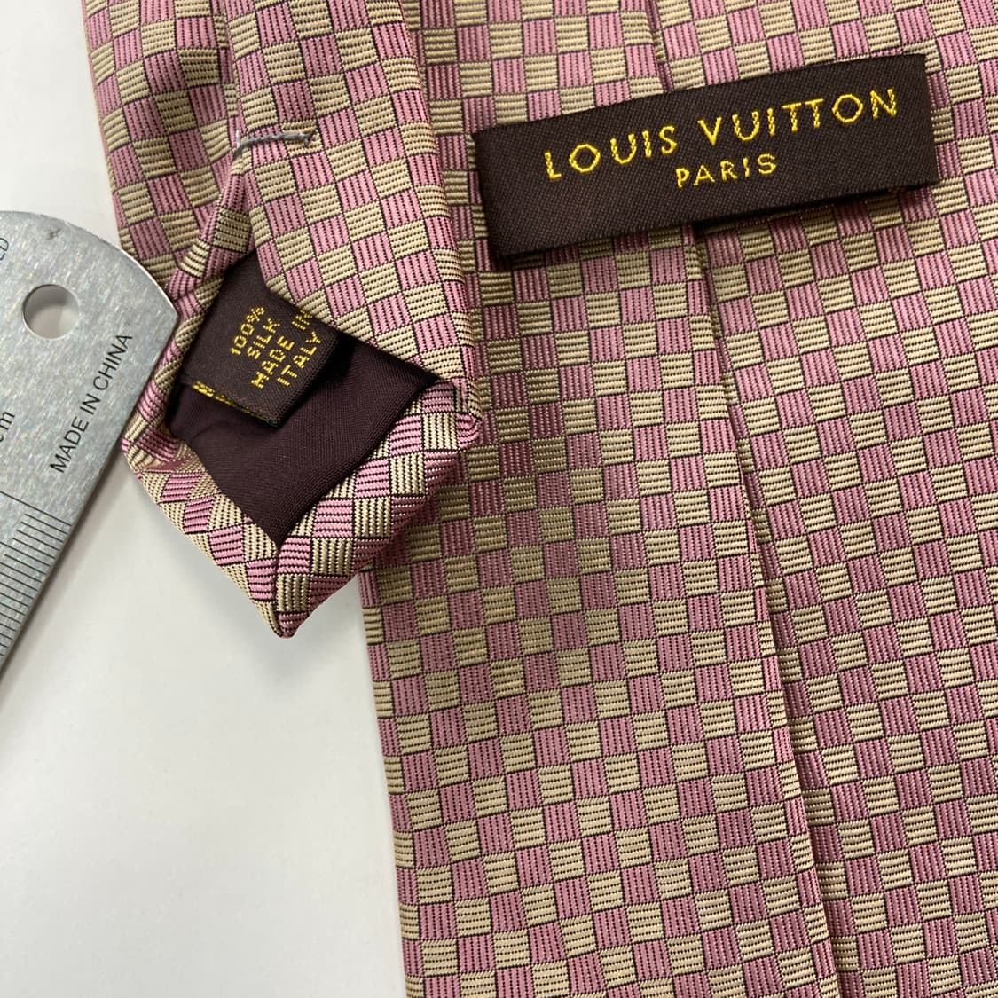 루이비통 (LOUIS VUITTON) 명품 정품 심플로고 넥타이 상품이미지6