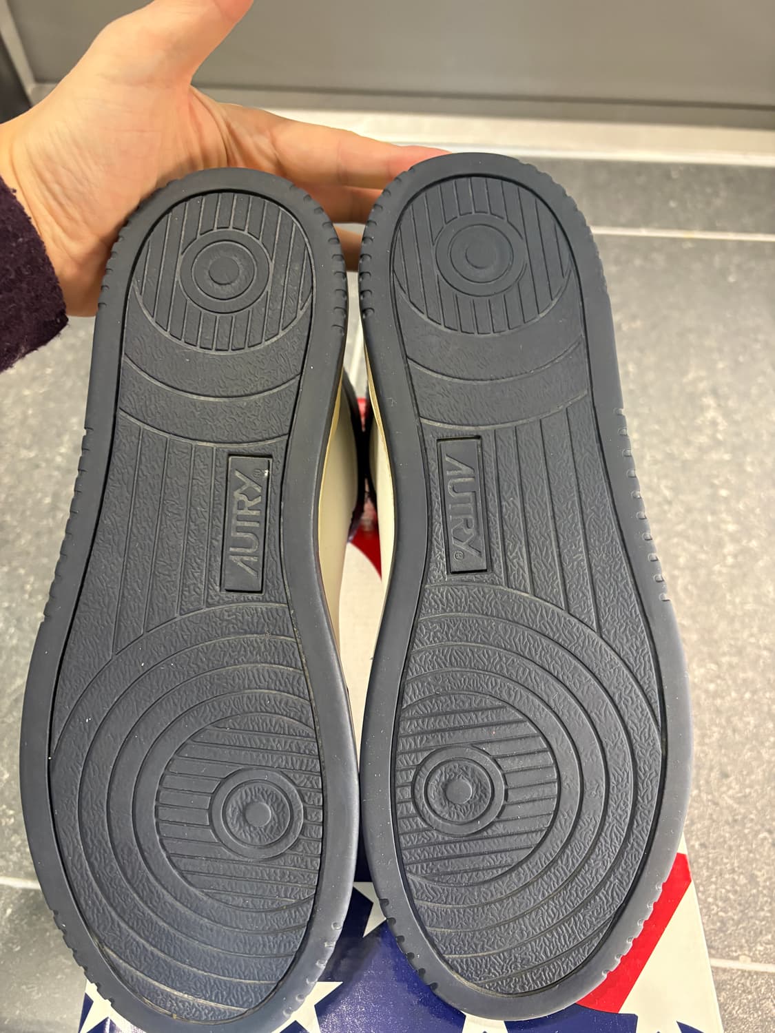 오트리 메달리스트 미드 남성용 네이비+화이트 상품이미지7