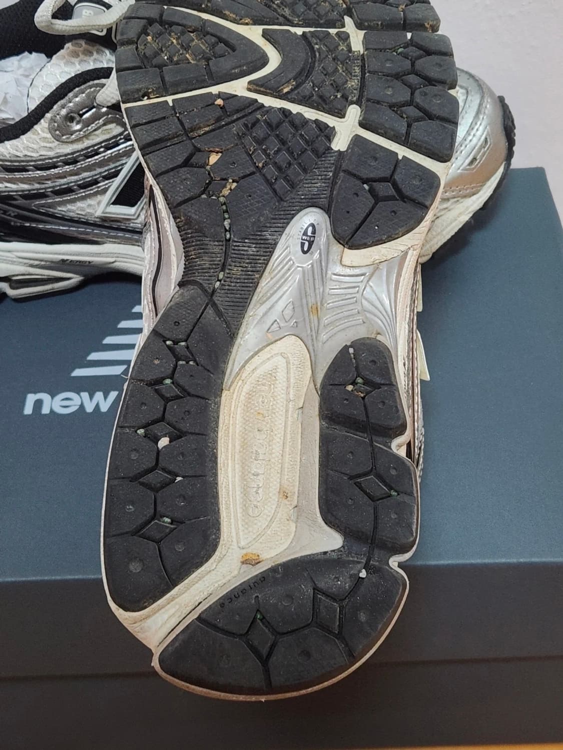 뉴발란스 1906R 실버 메탈릭 블랙 270 상품이미지6