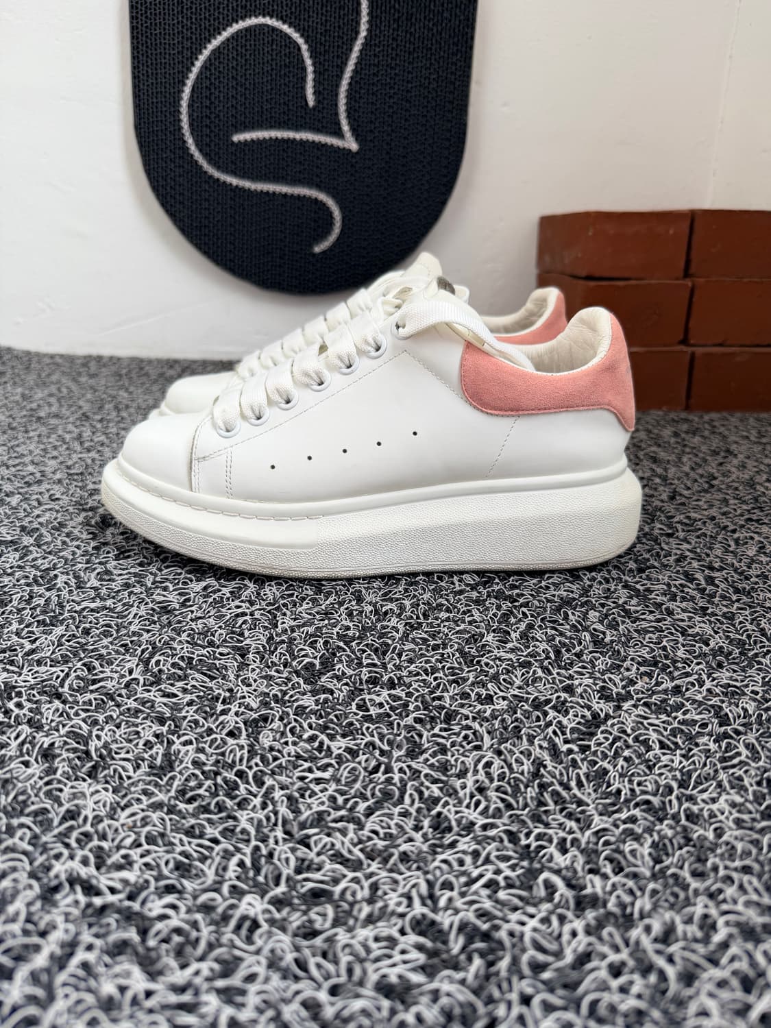 알렉산더 맥퀸 오버솔 스니커즈 상품이미지2