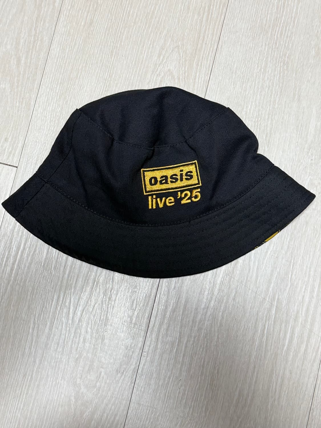오아시스 라이브25 VIP 머천다이즈 리버시블 버킷햇 상품이미지1