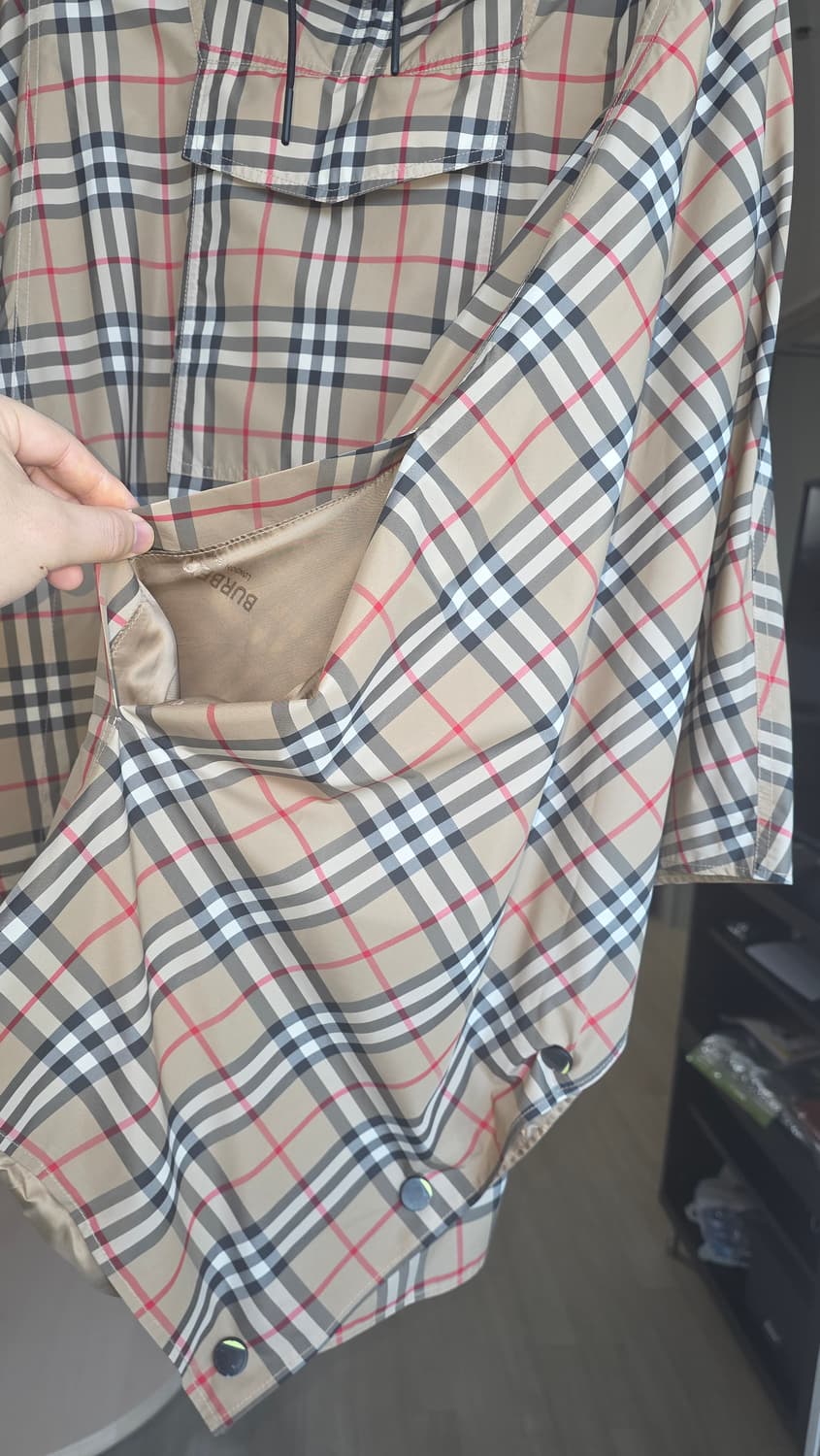 버버리 체크 후드 케이프 판초 남녀공용 원사이즈 (미착용 / 영수증O) 상품이미지5