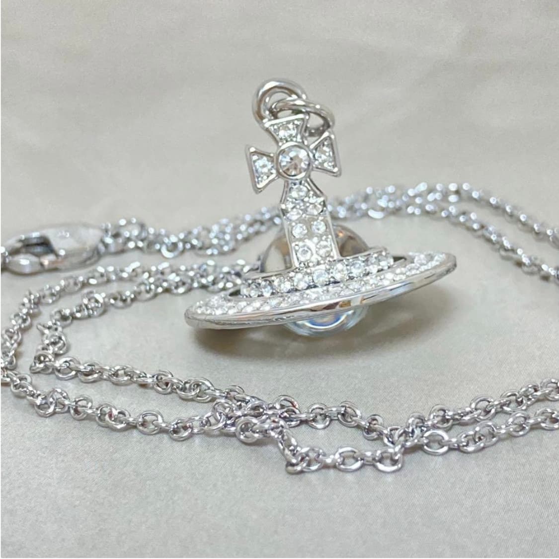 비비안웨스트우드 화이트 크리스탈 3d orb 체인 펜던트 목걸이 상품이미지1