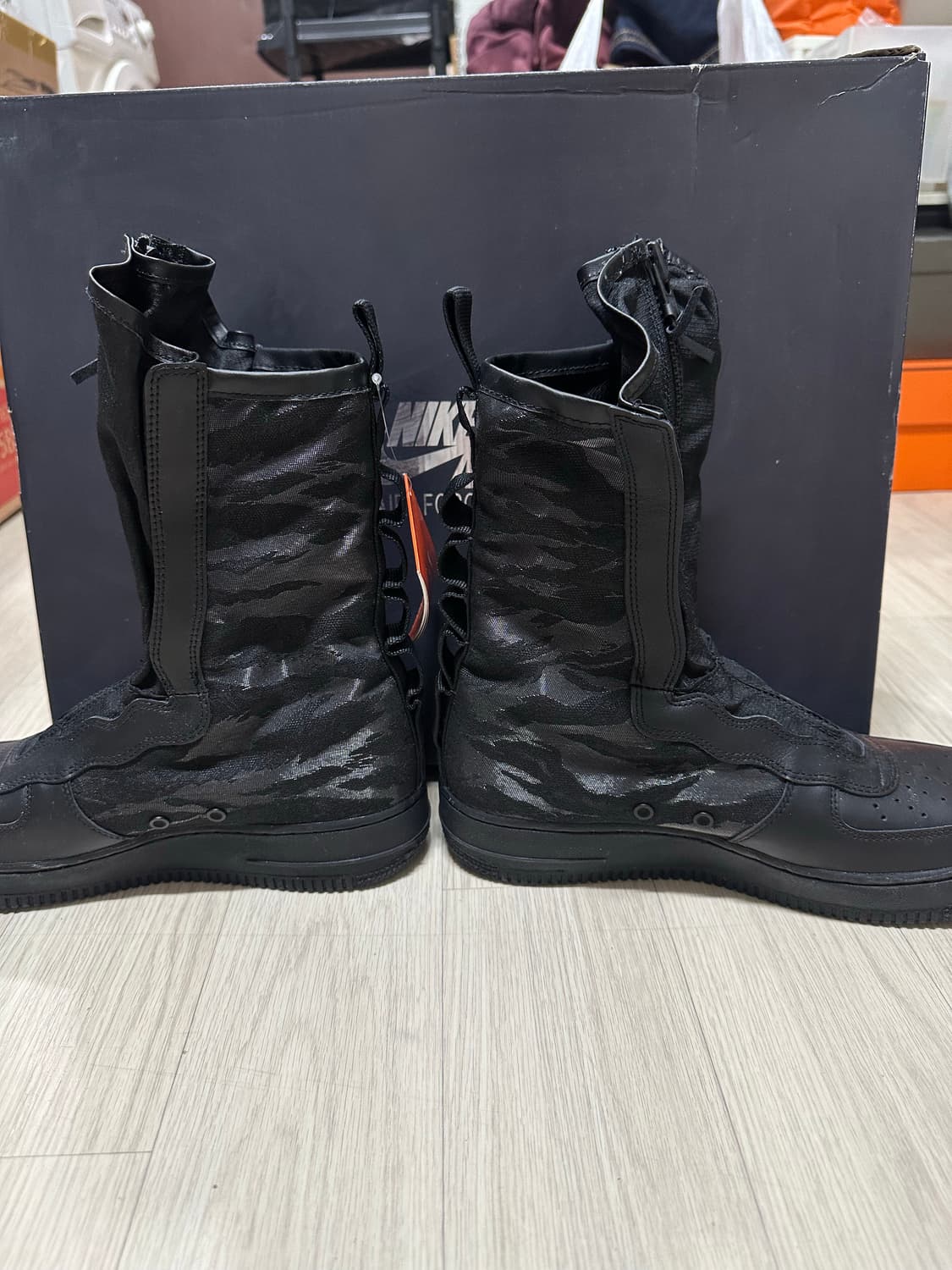 나이키 SF 에어포스1 하이 블랙 다크그레이 카모  270 새제품 상품이미지5