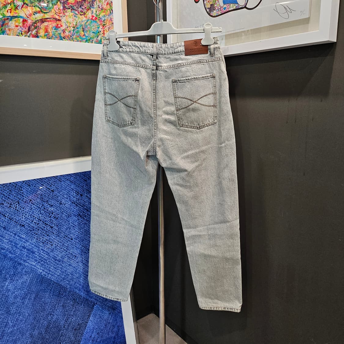 브루넬로 쿠치넬리 루즈핏 자수로고 가죽 패치 팬츠 상품이미지3