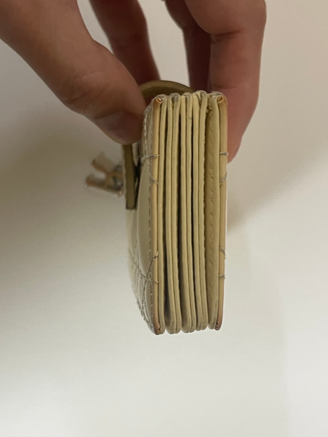 정품 디올 레이디 디올 까나쥬 카드지갑 상품이미지7