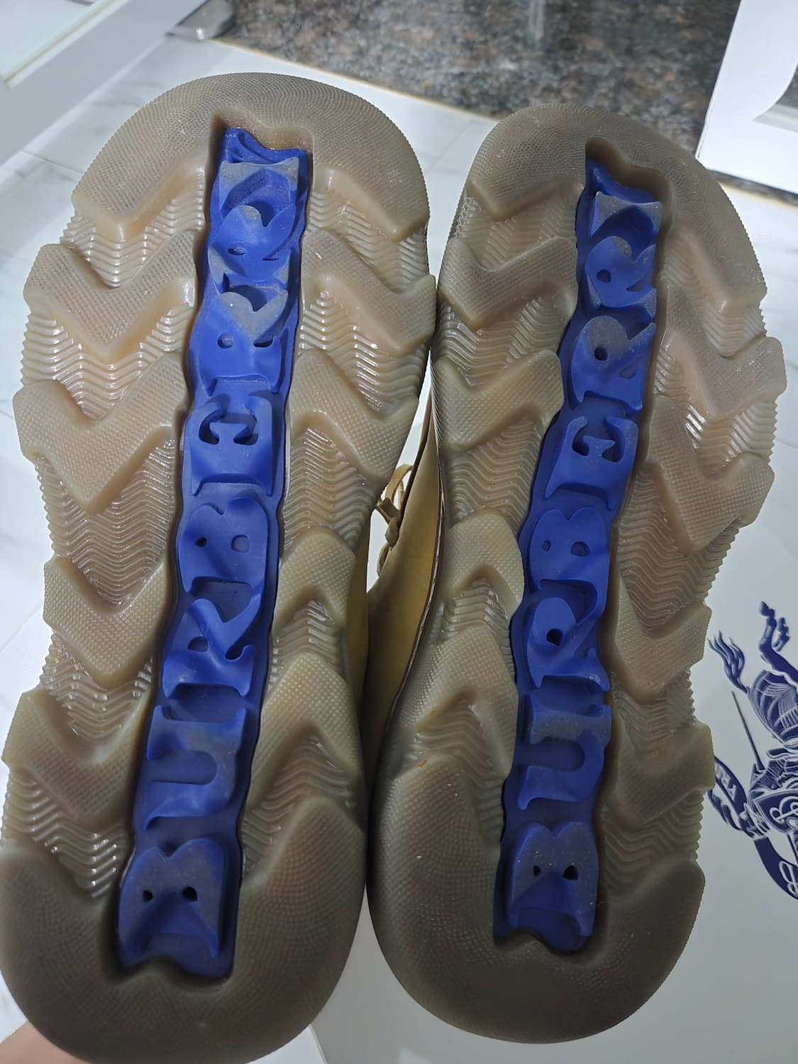 [40] 버버리 누벅 크리퍼 더비 슈즈 상품이미지3