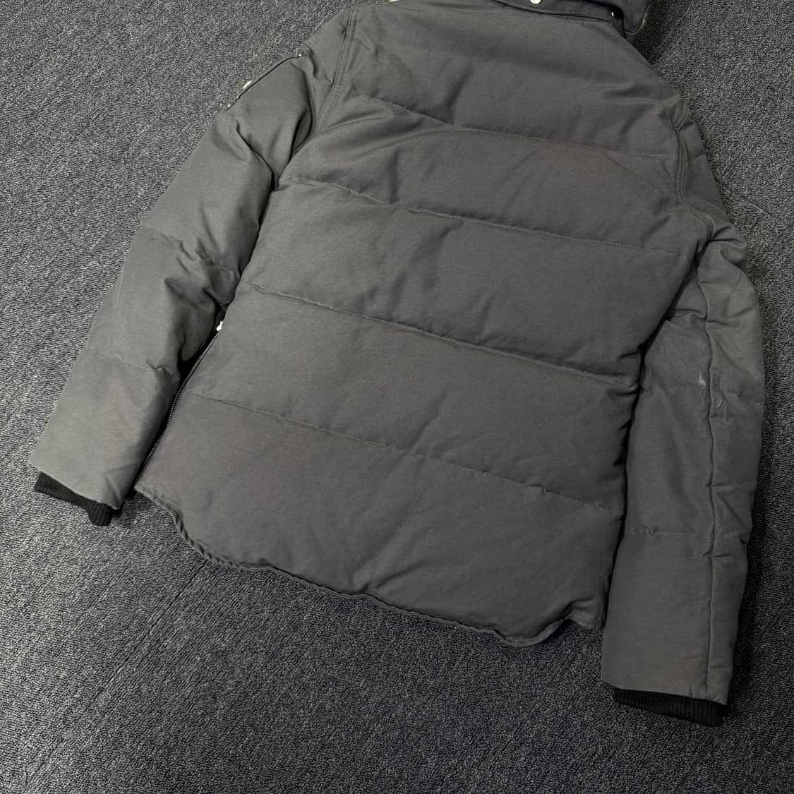 무스너클 여성 화이트퍼 패딩 상품이미지6