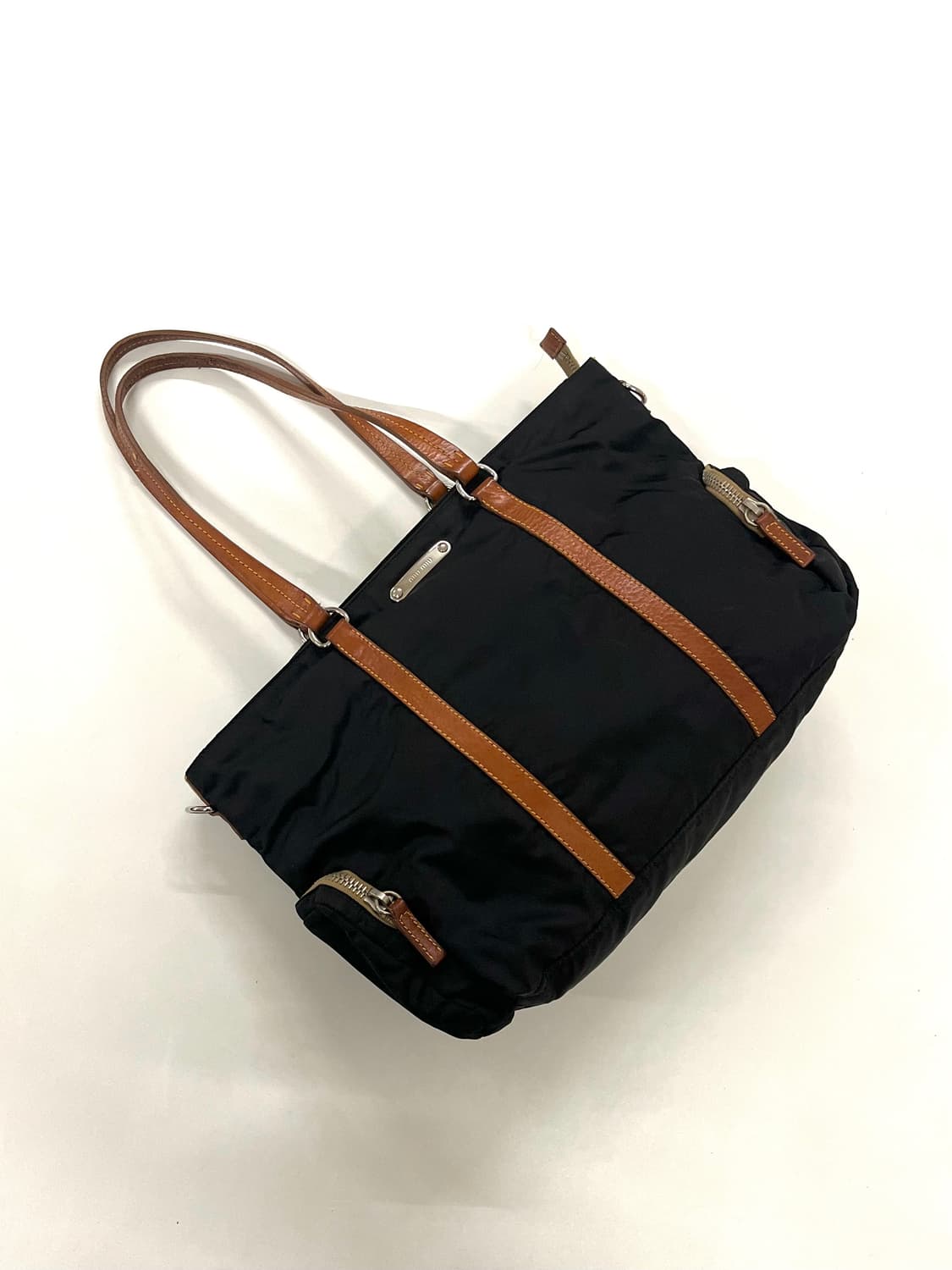 미우미우 93 아카이브 나일론 레더 숄더백 상품이미지4