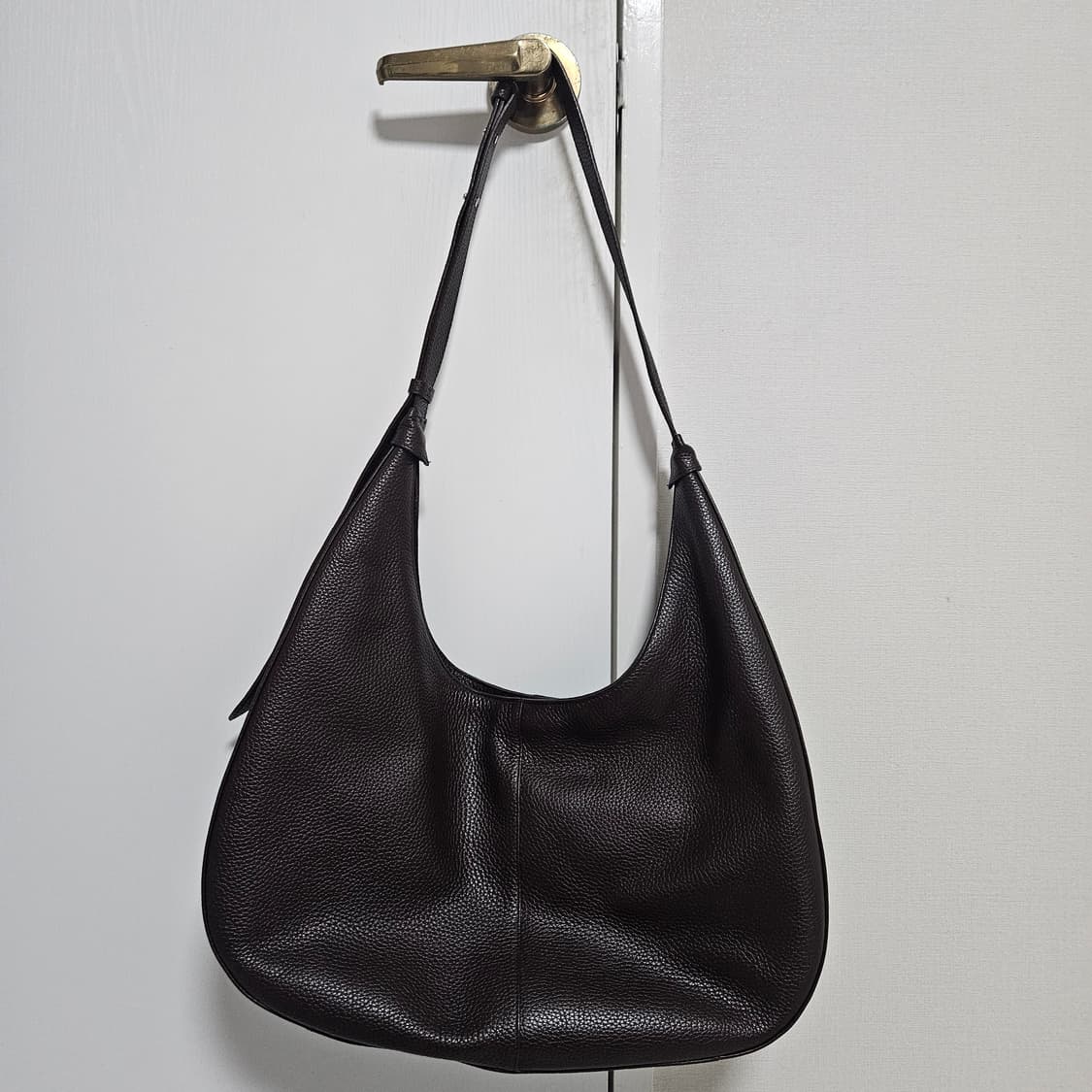 애프터프레이 크레센트 레더백 브라운 상품이미지2