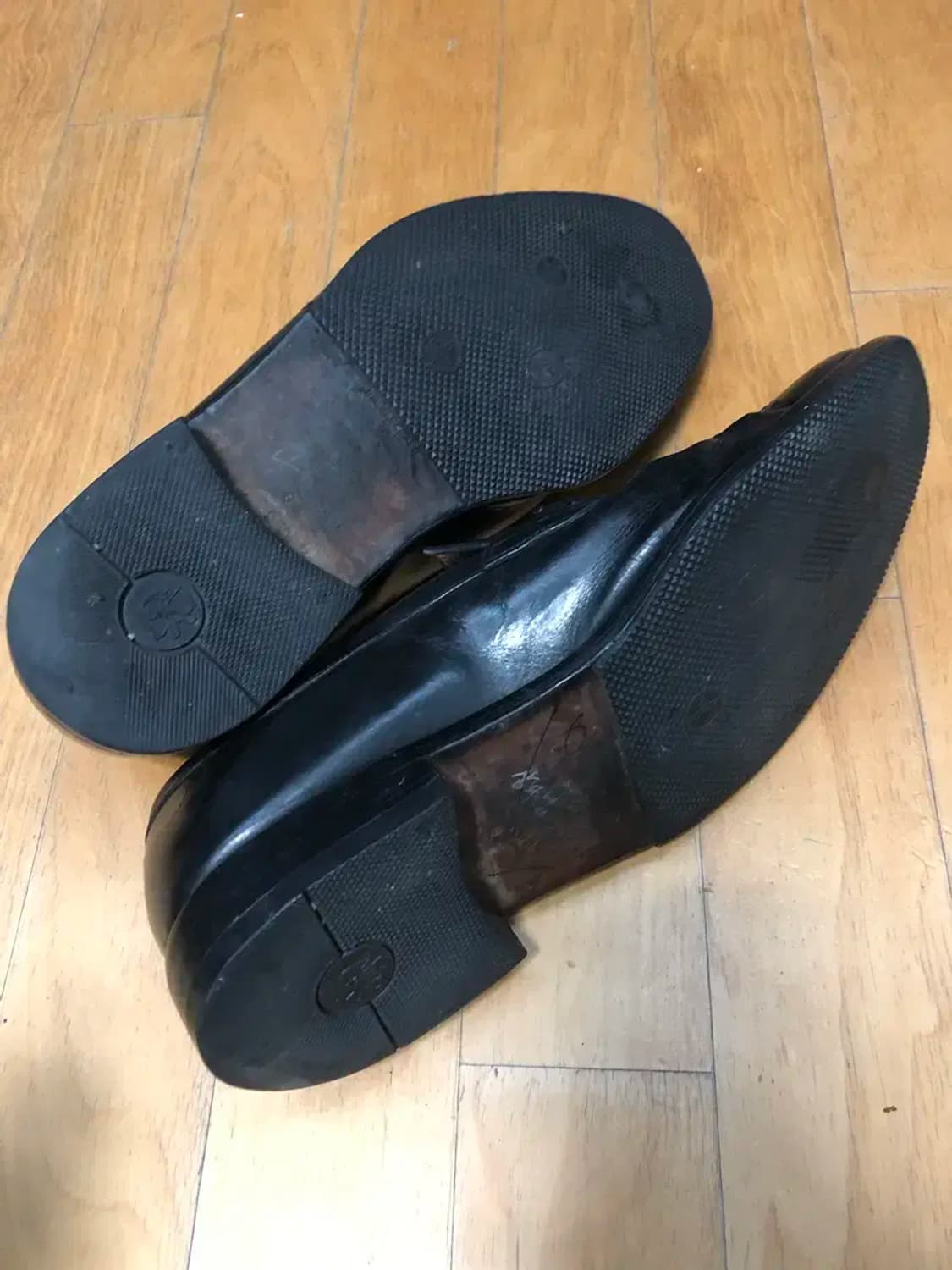 페레가모 클래식 가죽 로퍼 275 상품이미지9