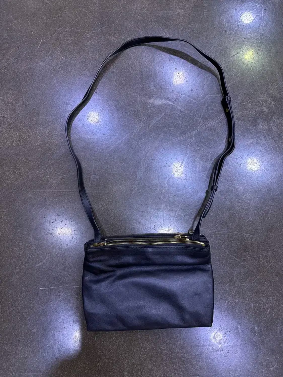 타임옴므 멀티 레이어 지퍼 소가죽 레더 크로스백 가방 상품이미지1