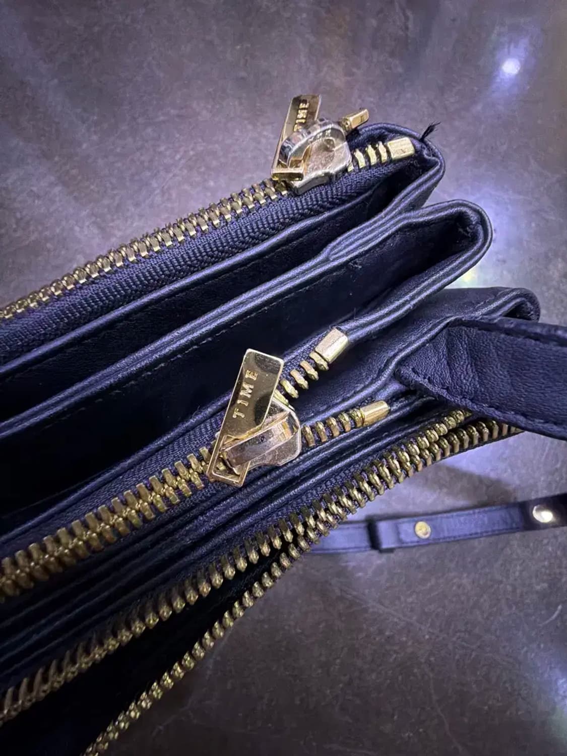 타임옴므 멀티 레이어 지퍼 소가죽 레더 크로스백 가방 상품이미지6