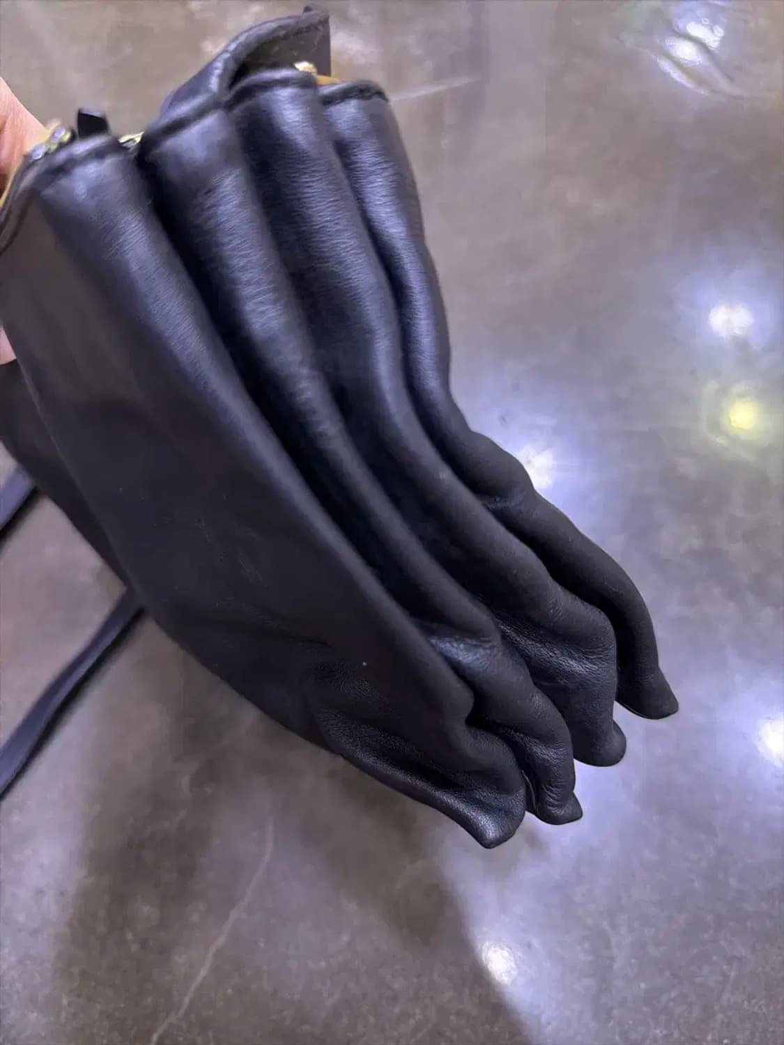 타임옴므 멀티 레이어 지퍼 소가죽 레더 크로스백 가방 상품이미지8