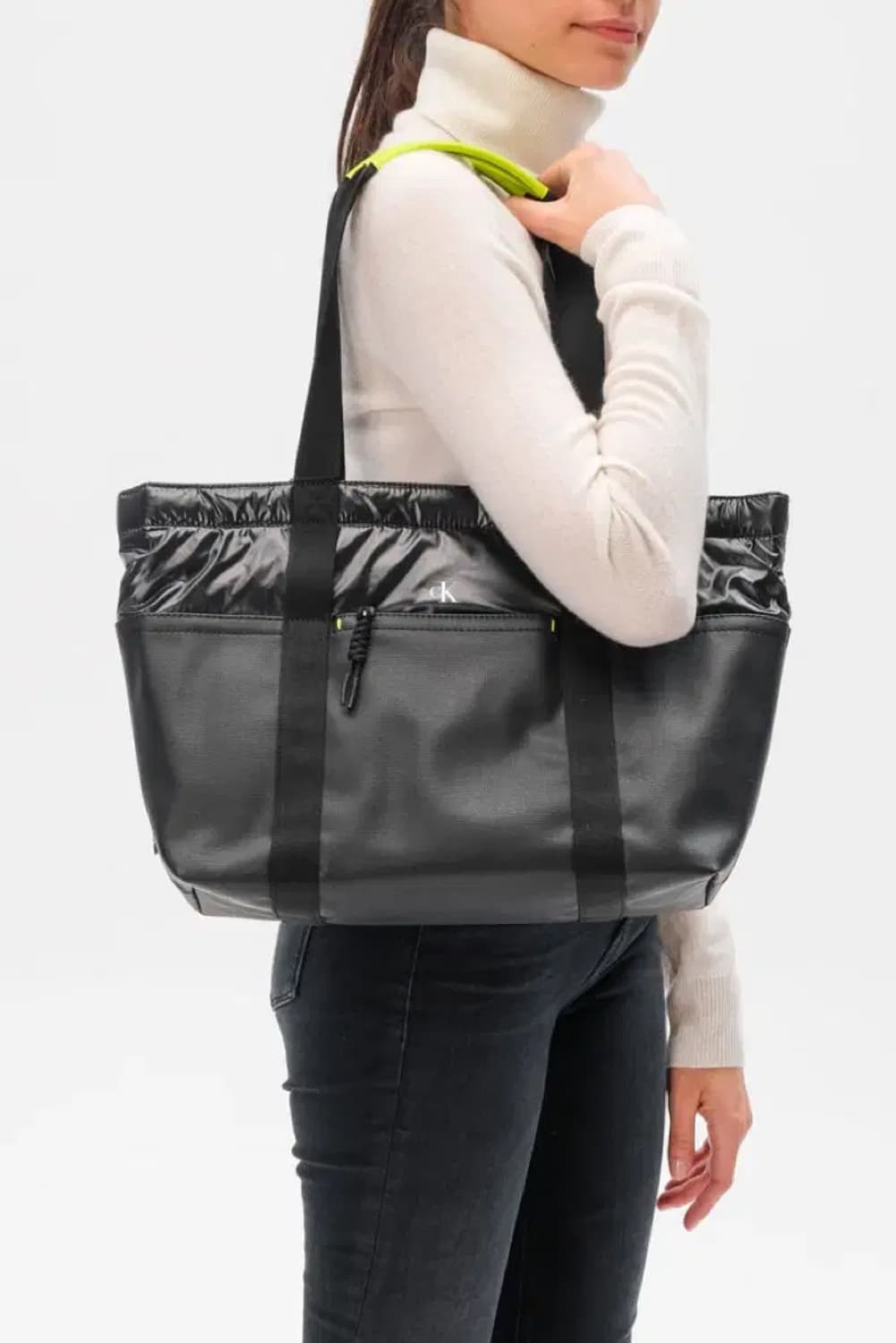 캘빈클라인 ck 스포츠 에센셜 패딩 토트백 상품이미지2