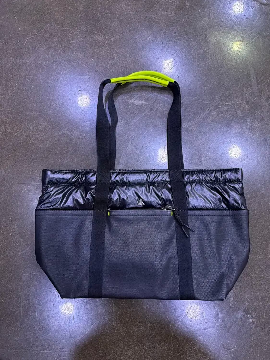 캘빈클라인 ck 스포츠 에센셜 패딩 토트백 상품이미지4