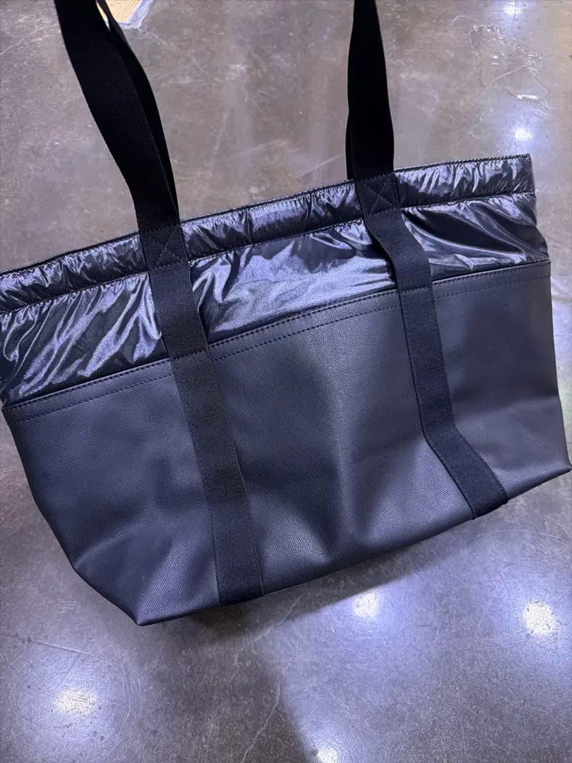 캘빈클라인 ck 스포츠 에센셜 패딩 토트백 상품이미지5