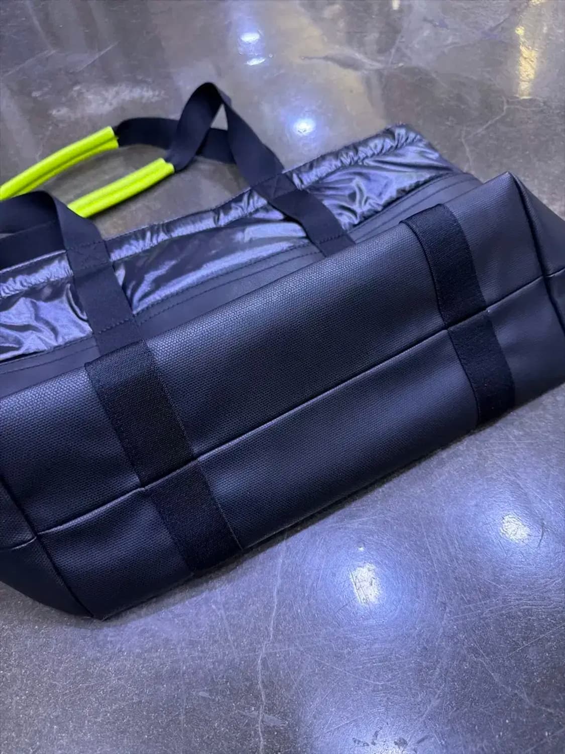 캘빈클라인 ck 스포츠 에센셜 패딩 토트백 상품이미지8