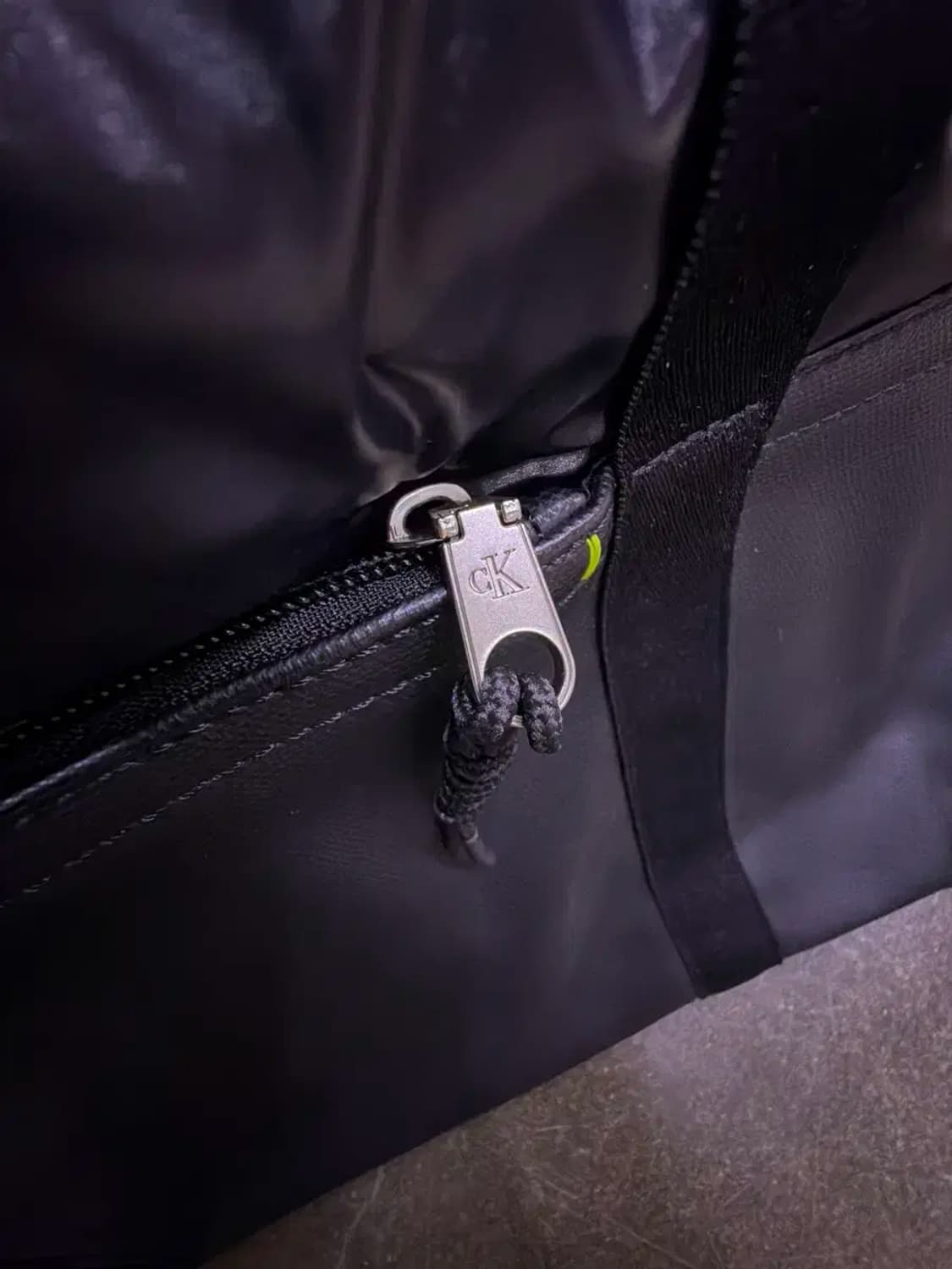 캘빈클라인 ck 스포츠 에센셜 패딩 토트백 상품이미지9