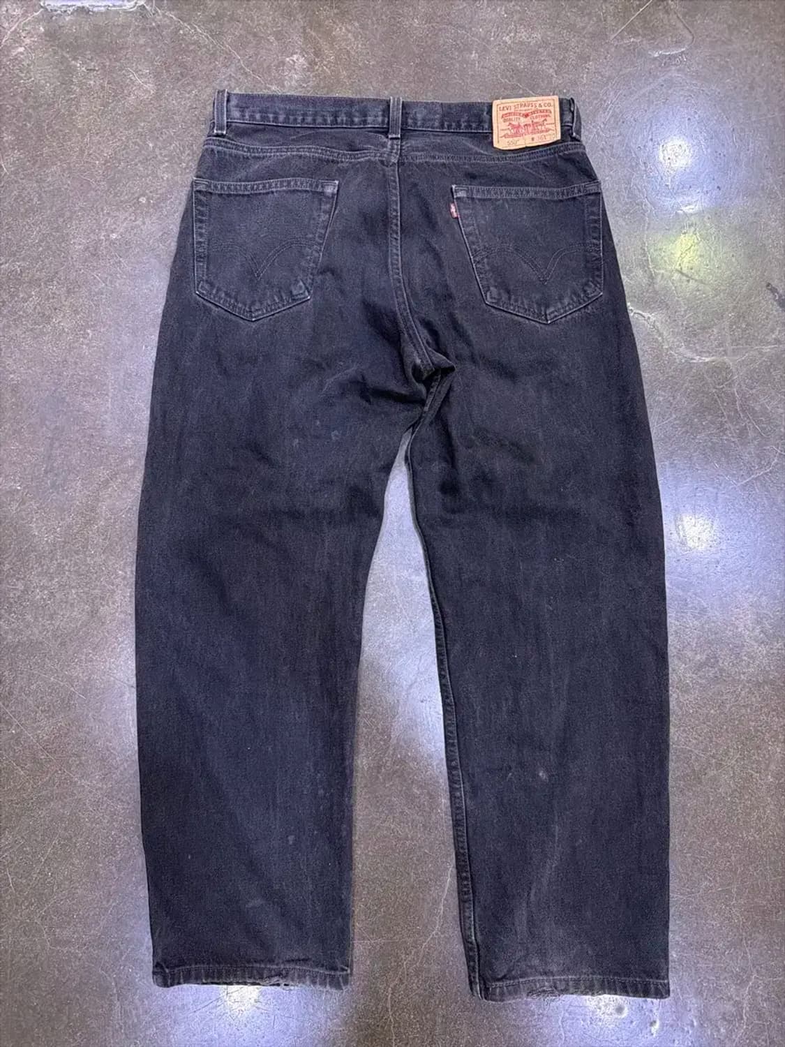 리바이스 550 릴렉스핏 더티워싱 페인팅 블랙 데님팬츠 36 상품이미지2