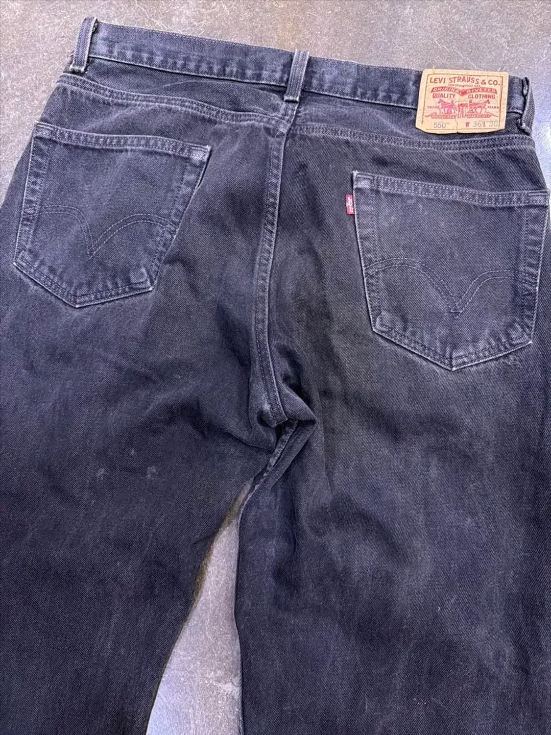 리바이스 550 릴렉스핏 더티워싱 페인팅 블랙 데님팬츠 36 상품이미지7