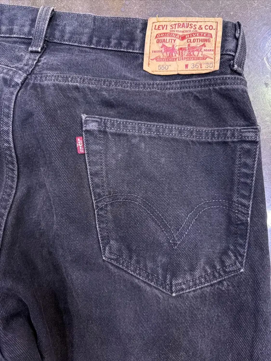 리바이스 550 릴렉스핏 더티워싱 페인팅 블랙 데님팬츠 36 상품이미지8