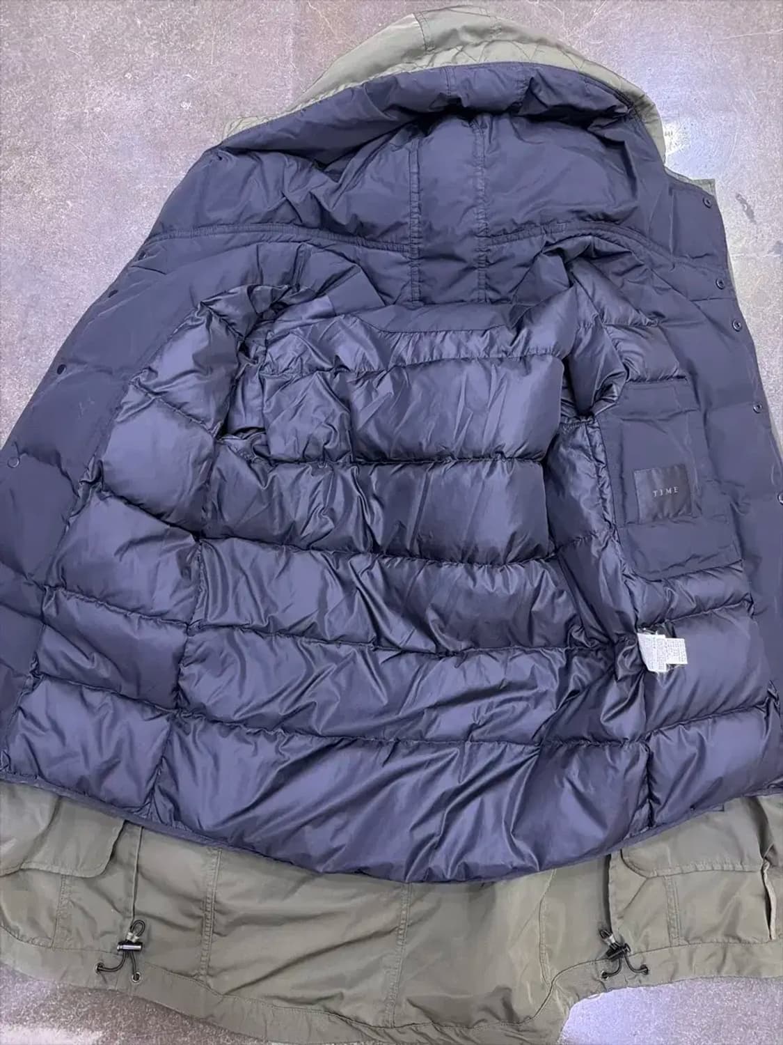 타임옴므 구스다운 패딩 레이어드 야상점퍼 올리브 95 상품이미지10