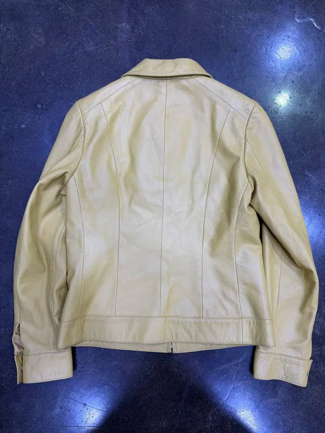 가우디 양가죽 나파 절개라인 지퍼 레더자켓 베이지 55 상품이미지2